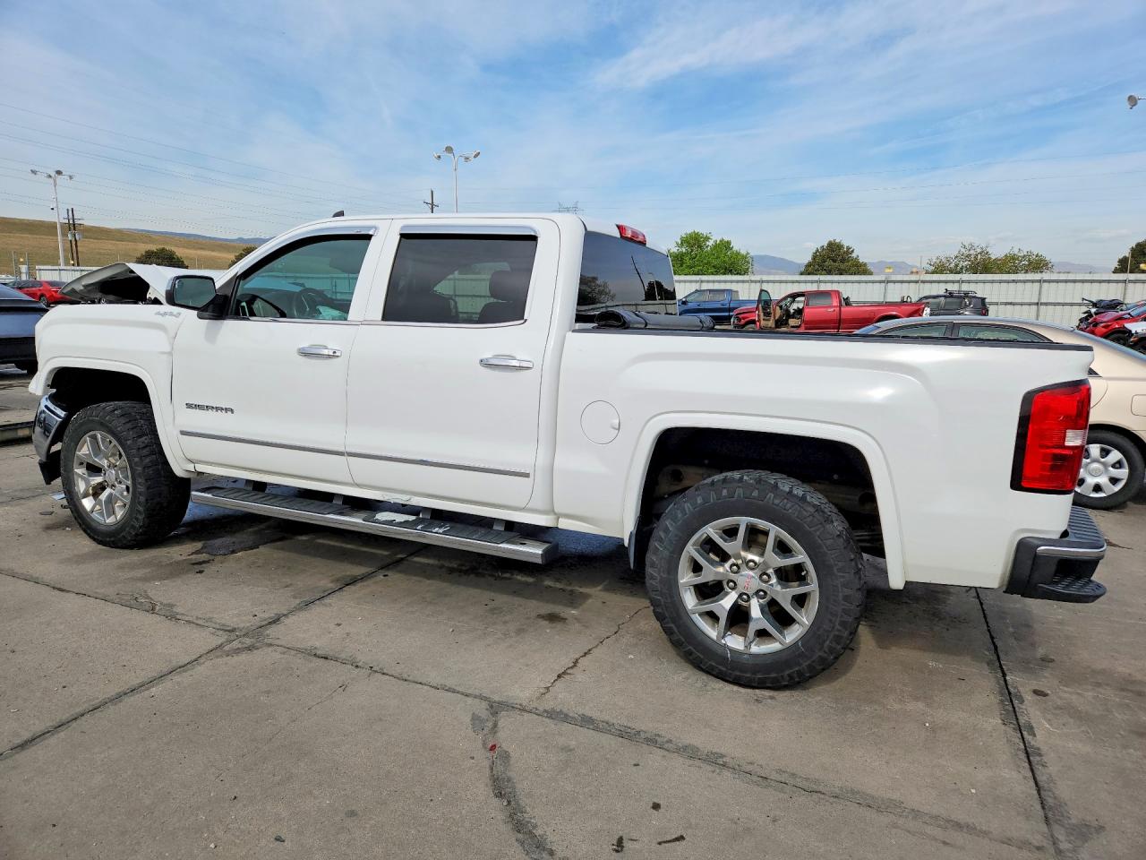 2015 Gmc Sierra K1500 Slt White vin: 3GTU2VEC2FG447042