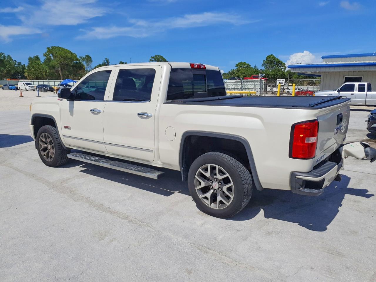 2015 Gmc Sierra K1500 Slt White vin: 3GTU2VEC4FG409490