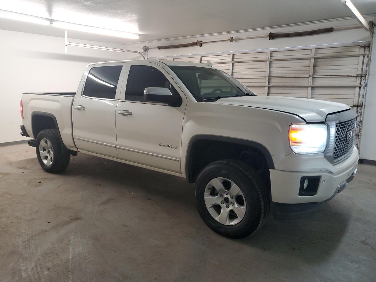 2015 Gmc Sierra K1500 Denali Cream vin: 3GTU2WEJ0FG446413 Damage: Right Front Fender, Dent(S) W/ Paint Dmg, 2 To 3 Inches