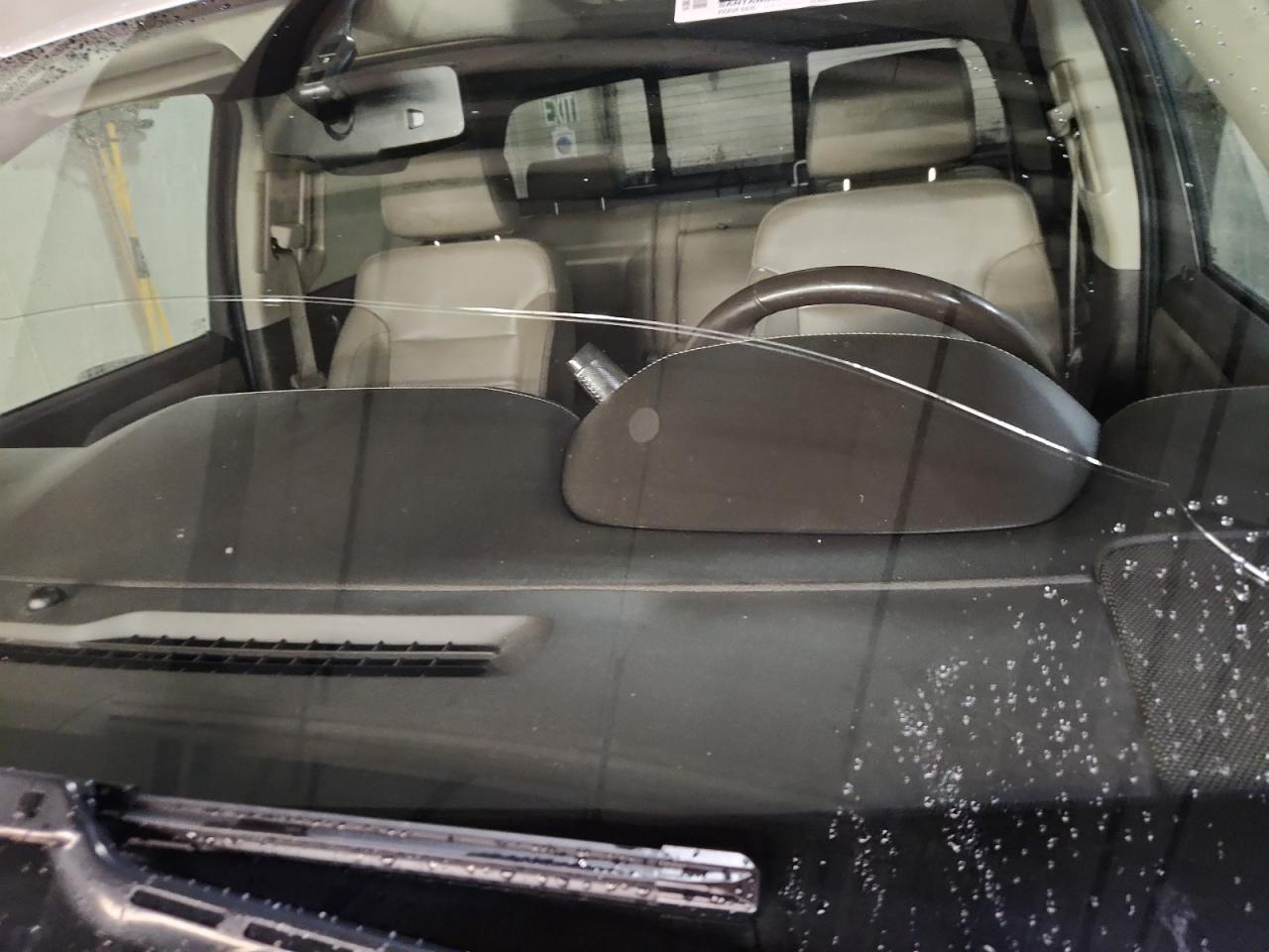 2014 Gmc Sierra K1500 Denali Белый vin: 3GTU2WEJ6EG276895 Damage: Windshield, Cracked, > 12 Inches