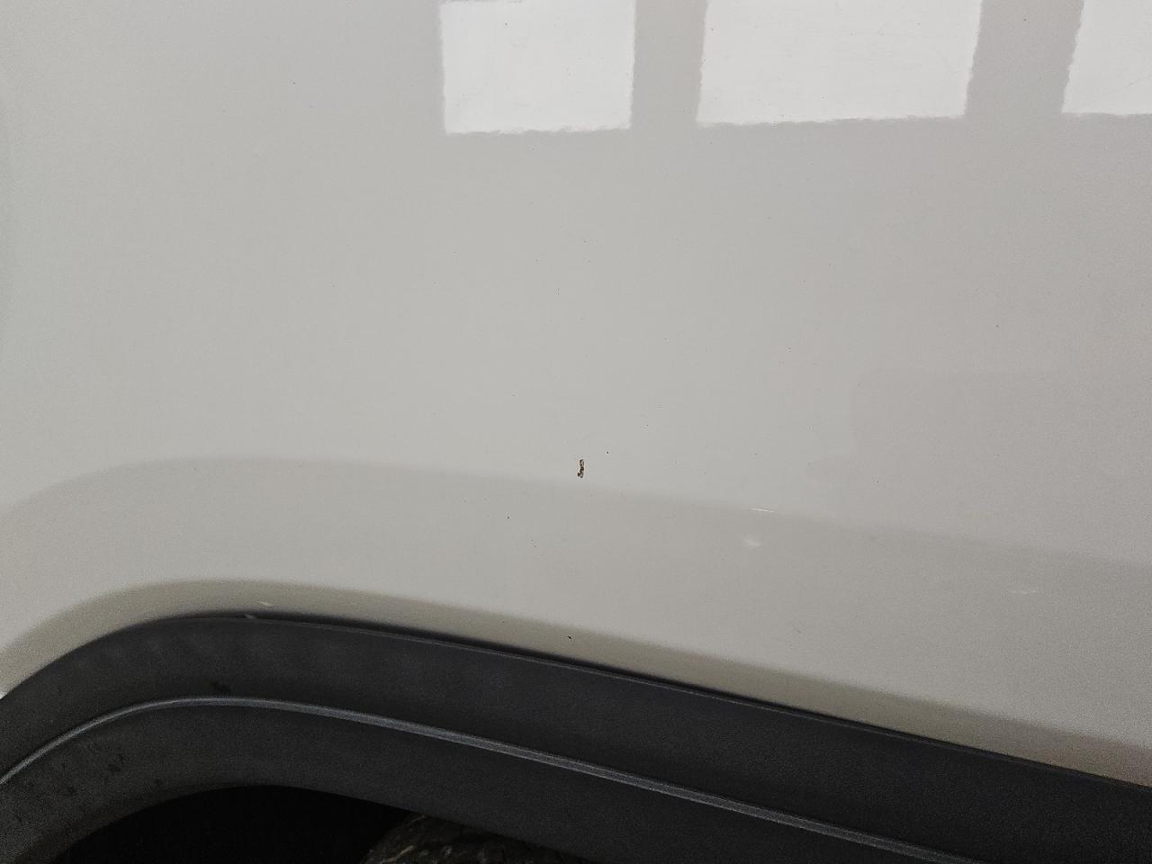 2020 Gmc Sierra K1500 Sle White vin: 3GTU9BED2LG219329 Damage: Left Front Fender, Heavy Scratch, 1/2 To 1 Inch