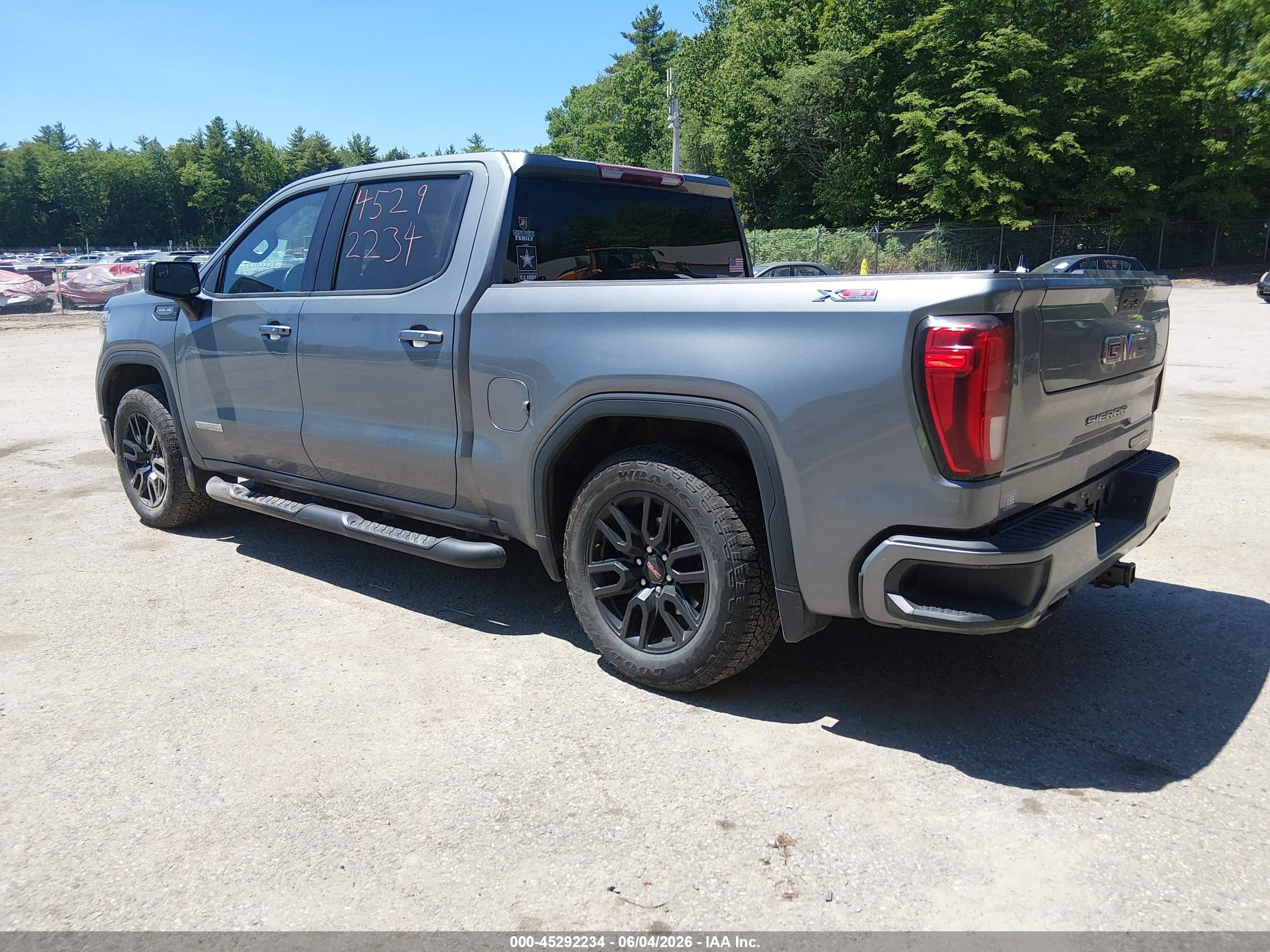 2021 Gmc Sierra 1500 4wd  Short Box Elevation Серебряный vin: 3GTU9CED9MG465138