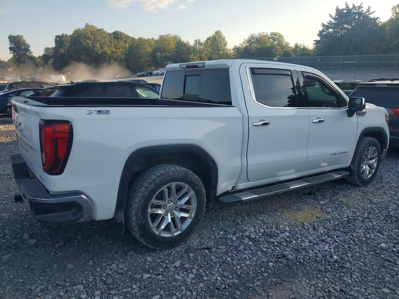 2019 Gmc Sierra K1500 Slt White vin: 3GTU9DED3KG121887