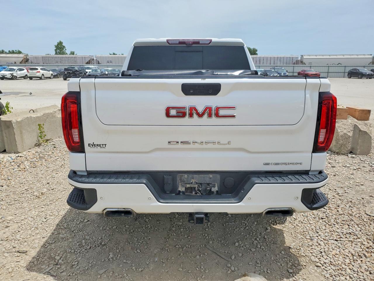 2021 Gmc Sierra C1500 Denali Белый vin: 3GTU9FEL1MG379184