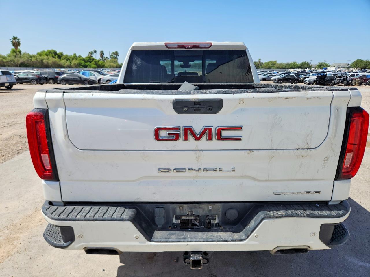 2020 Gmc Sierra K1500 Denali White vin: 3GTU9FEL8LG402135