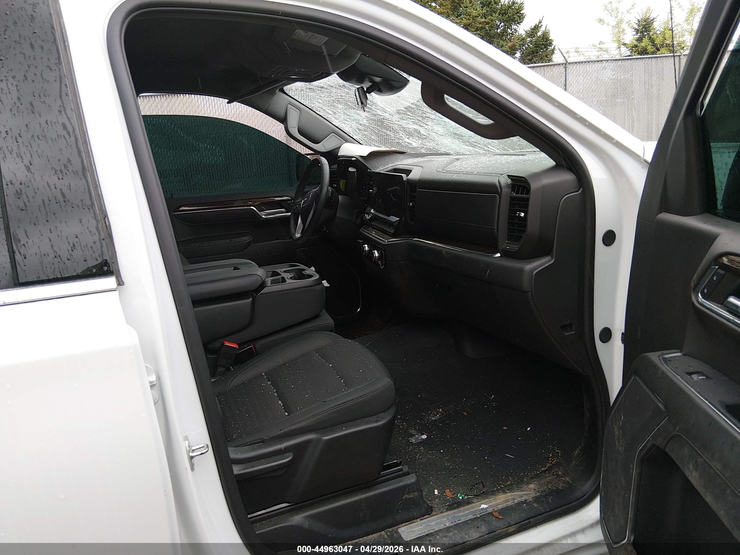 2024 Gmc Sierra 1500 4wd  Short Box Sle White vin: 3GTUUBED3RG423869