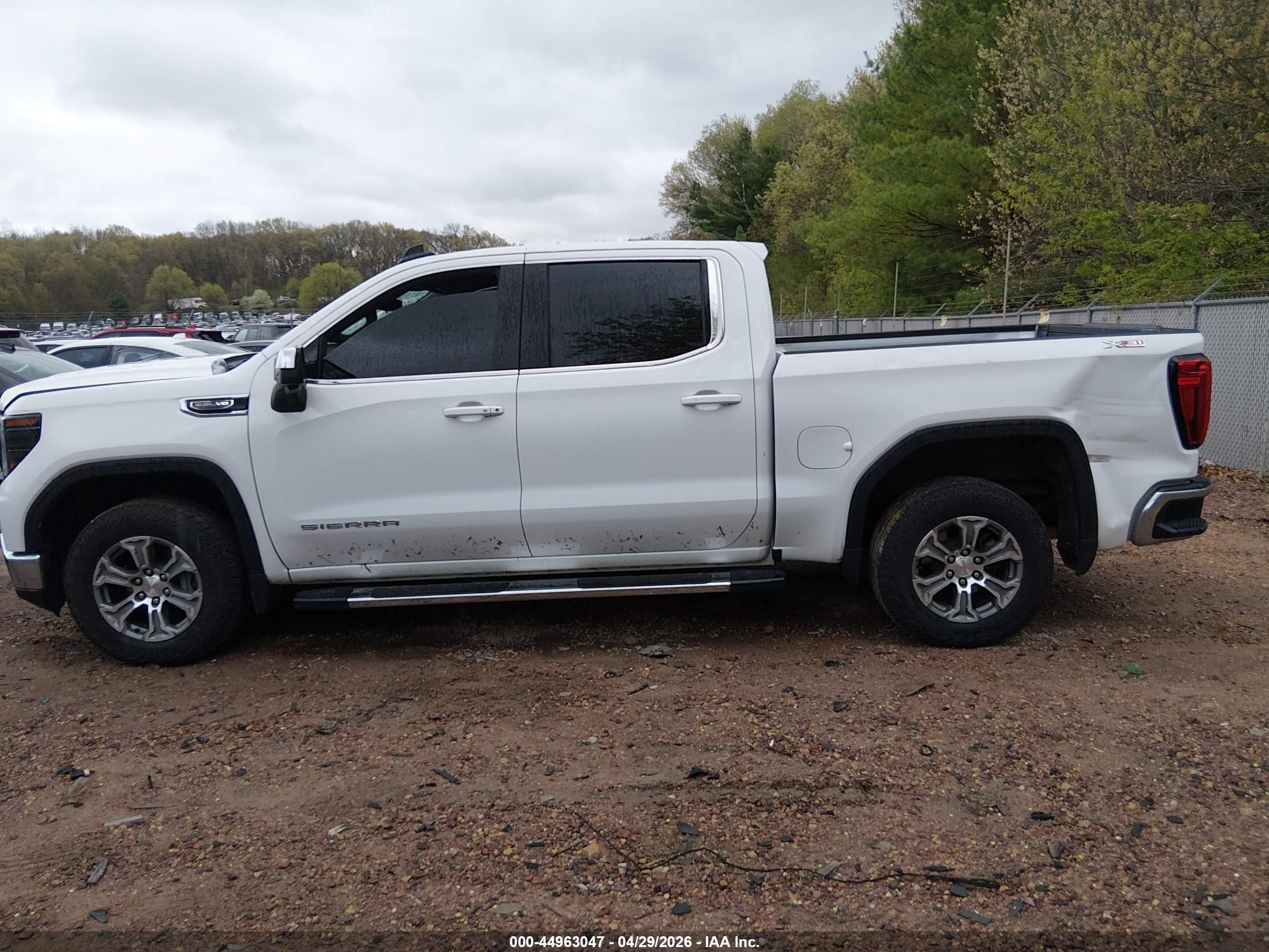 2024 Gmc Sierra 1500 4wd  Short Box Sle White vin: 3GTUUBED3RG423869