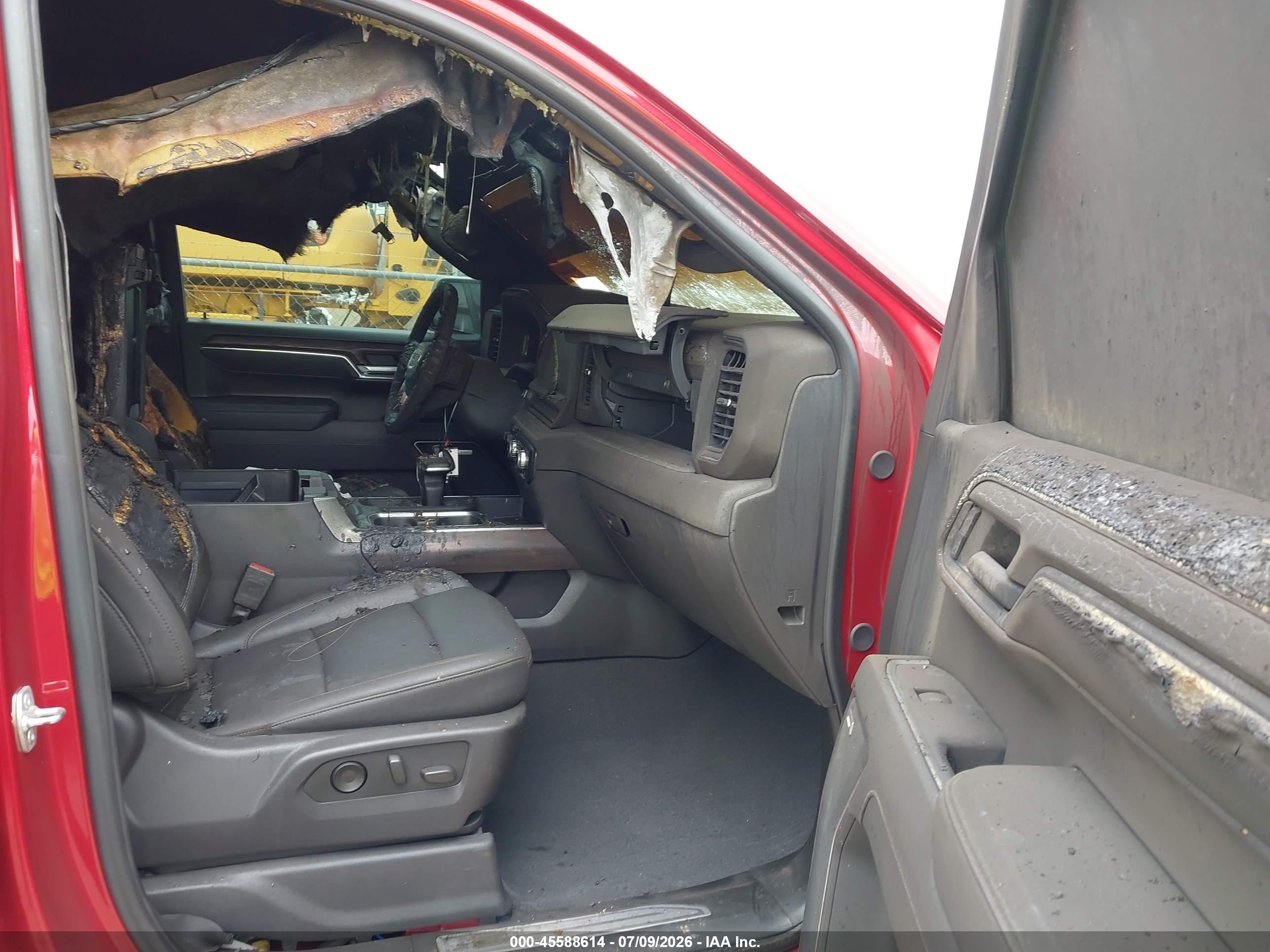 2025 Gmc Sierra 1500 4wd  Short Box Slt Красный vin: 3GTUUDED8SG174907