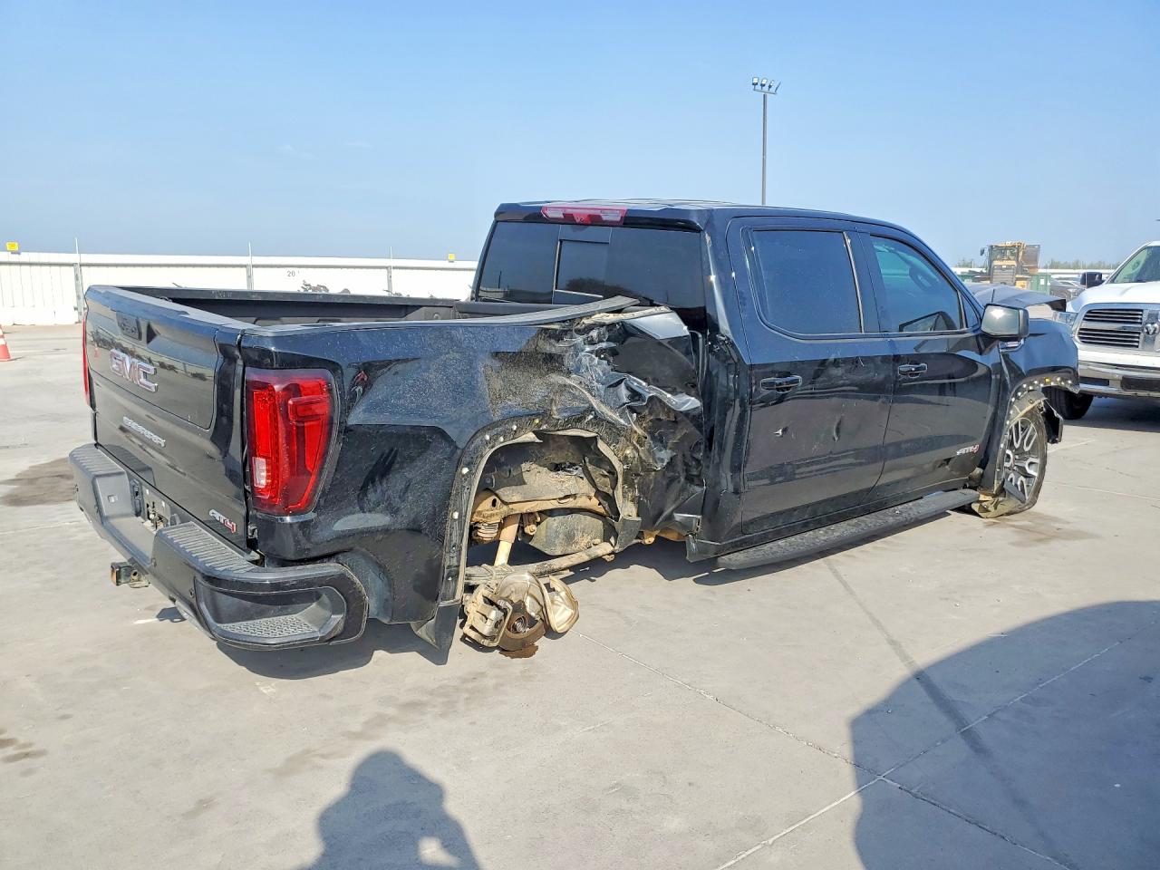 2024 Gmc Sierra K1500 At4 Черный vin: 3GTUUEE88RG292989
