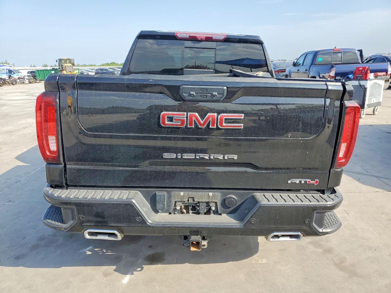 2024 Gmc Sierra K1500 At4 Черный vin: 3GTUUEE88RG292989