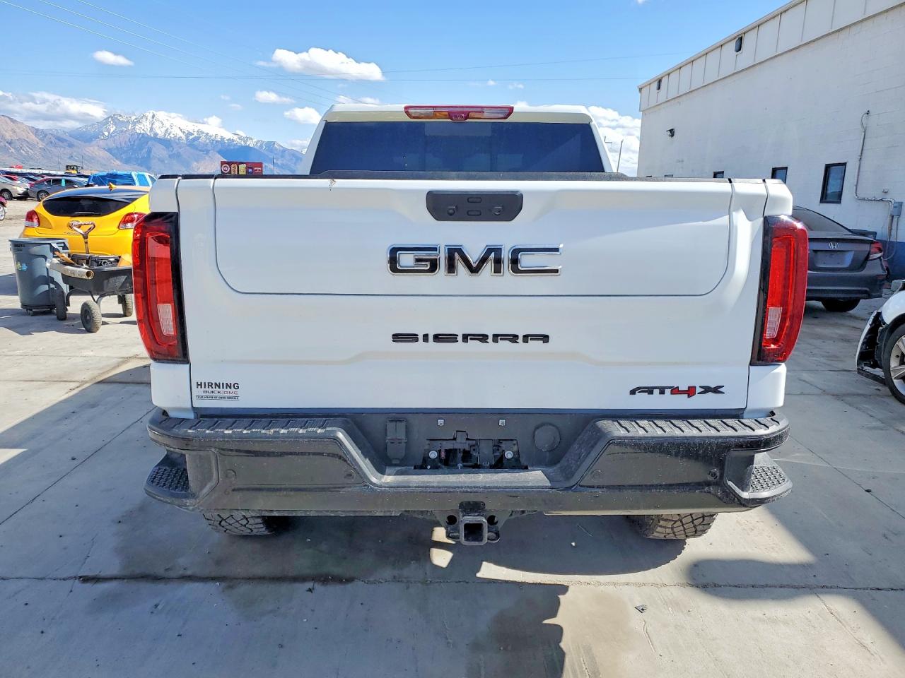 2026 Gmc Sierra K1500 At4x Белый vin: 3GTUUFE81TG116363