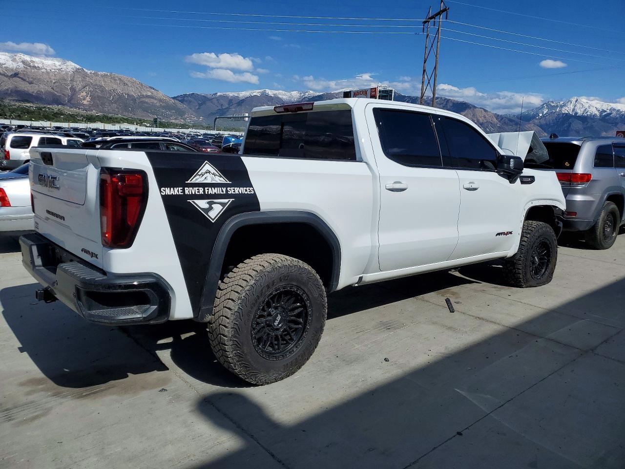 2026 Gmc Sierra K1500 At4x Белый vin: 3GTUUFE81TG116363