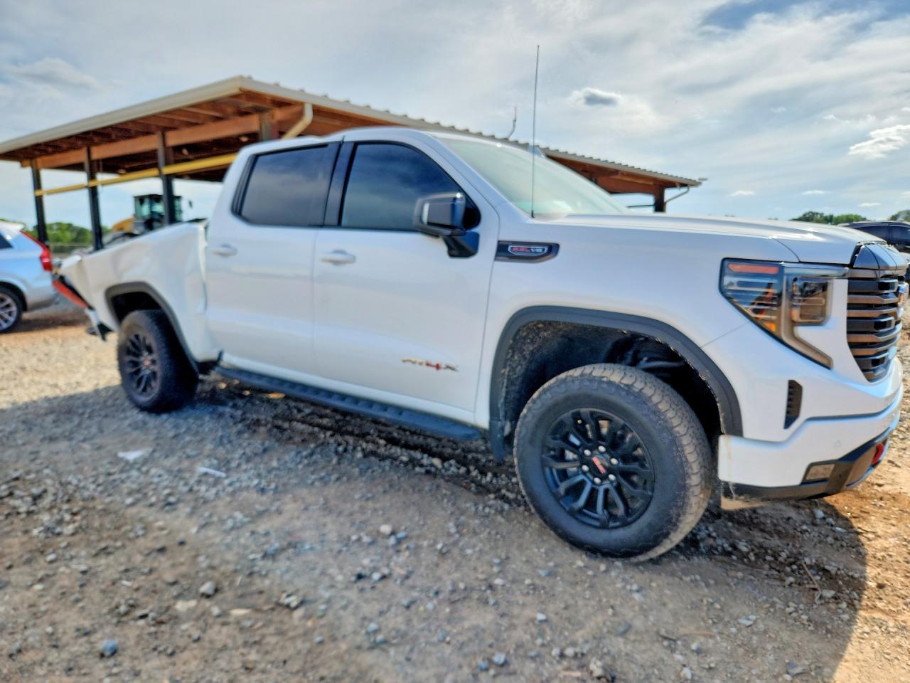 2022 Gmc Sierra K1500 At4x White vin: 3GTUUFEL3NG567320