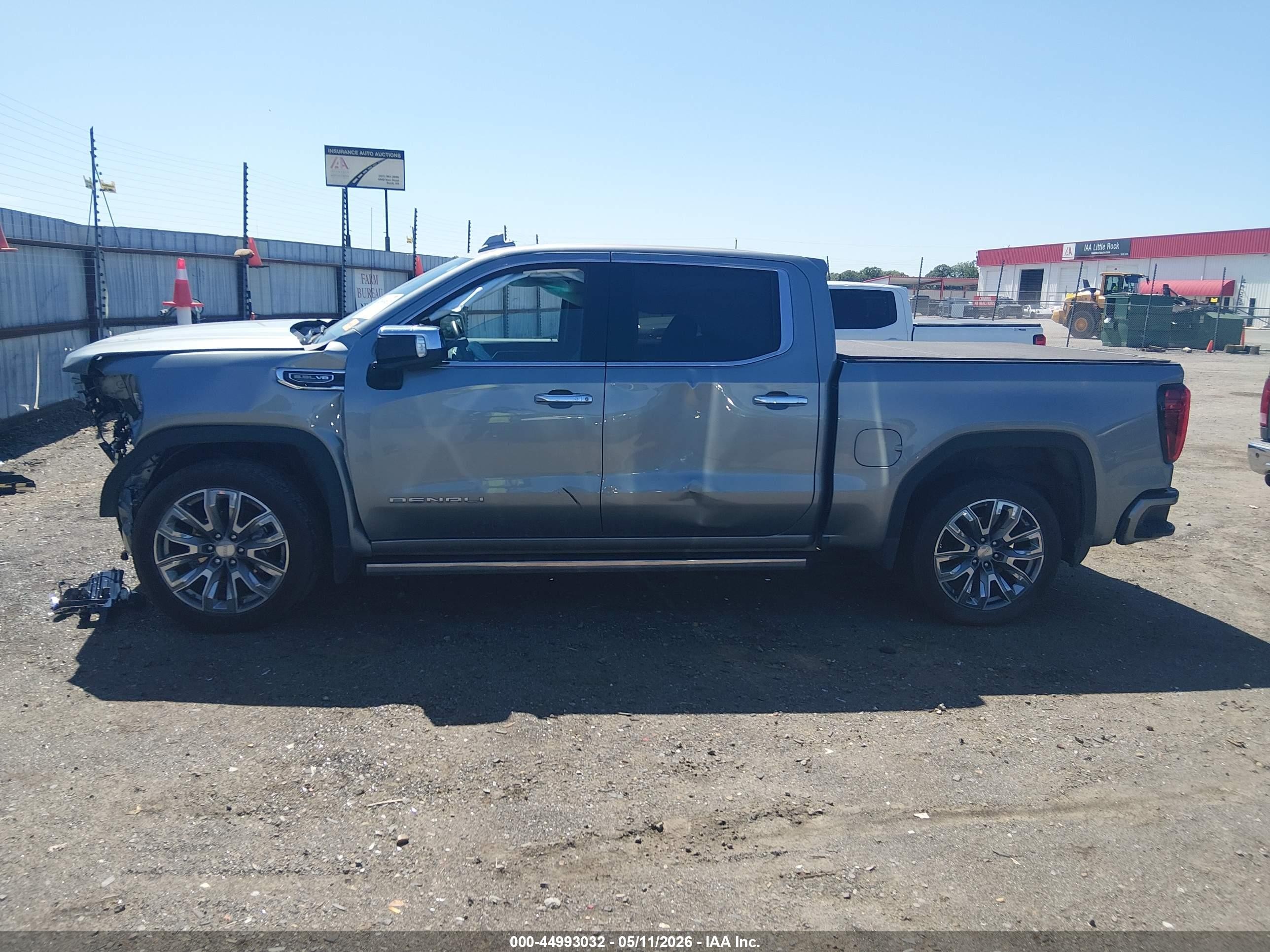 2025 Gmc Sierra 1500 4wd  Short Box Denali Серебряный vin: 3GTUUGED3SG174024