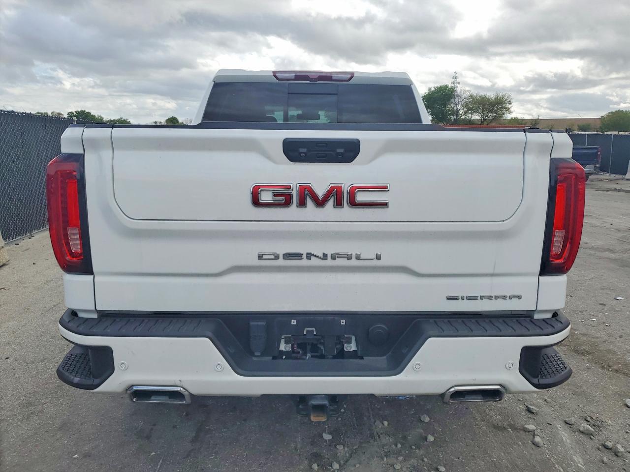 2022 Gmc Sierra K1500 Denali White vin: 3GTUUGEL2NG652610