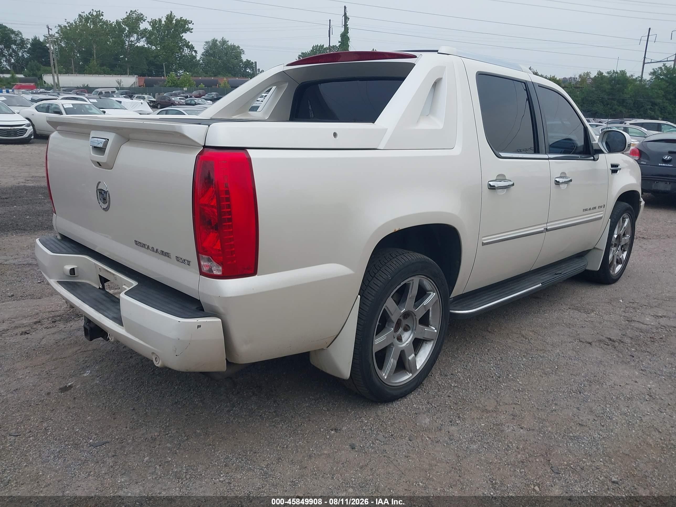 2007 Cadillac Escalade Ext   Cream vin: 3GYFK628X7G270217