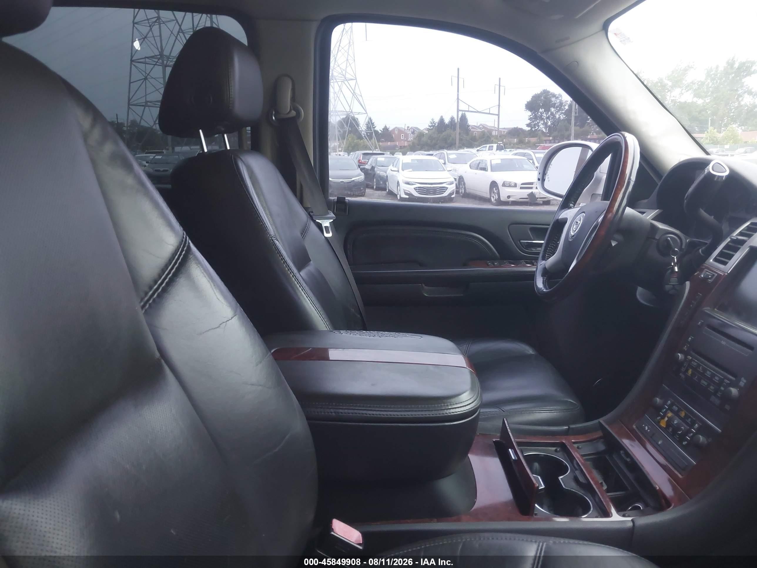 2007 Cadillac Escalade Ext   Cream vin: 3GYFK628X7G270217