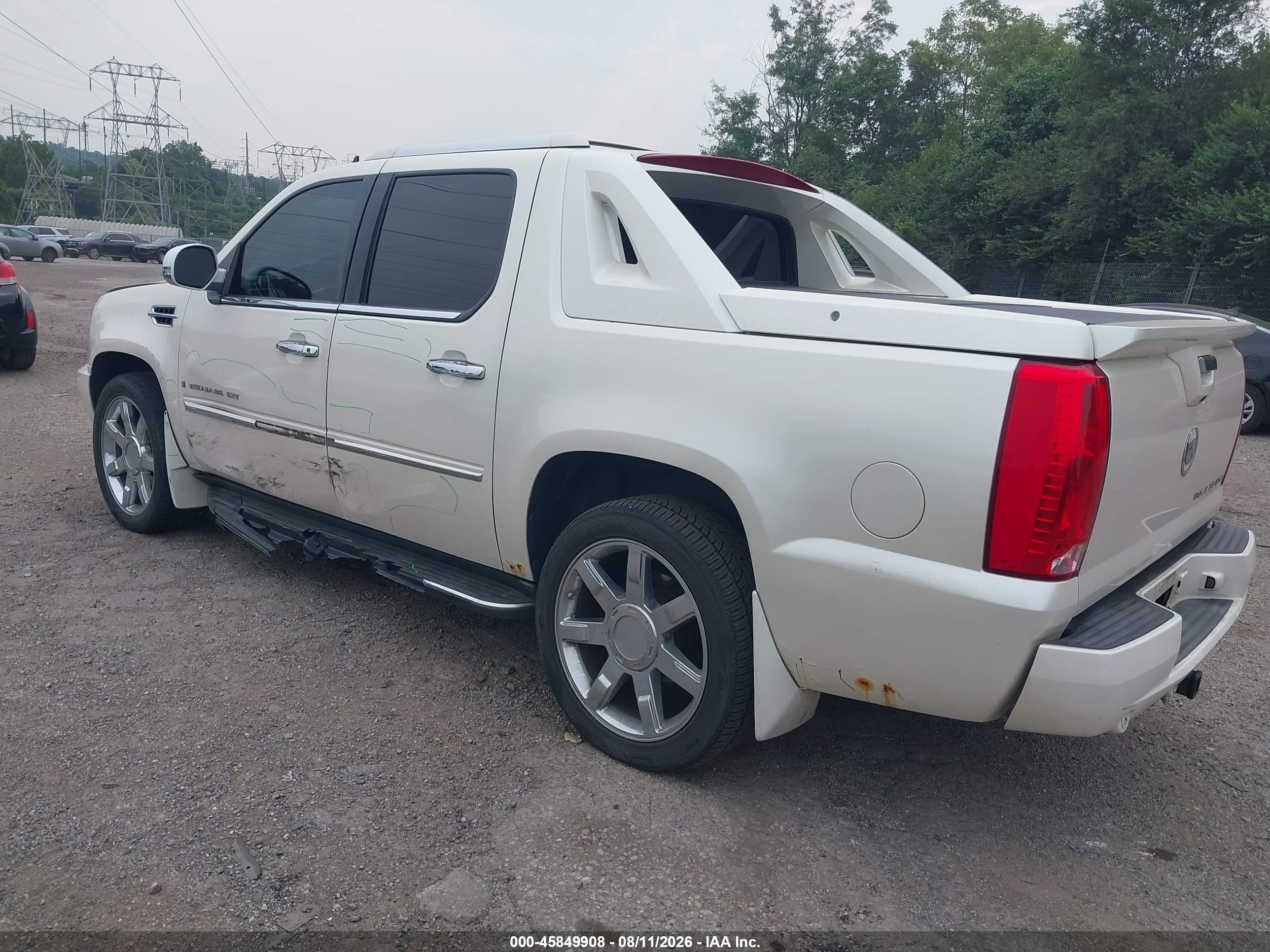 2007 Cadillac Escalade Ext   Cream vin: 3GYFK628X7G270217