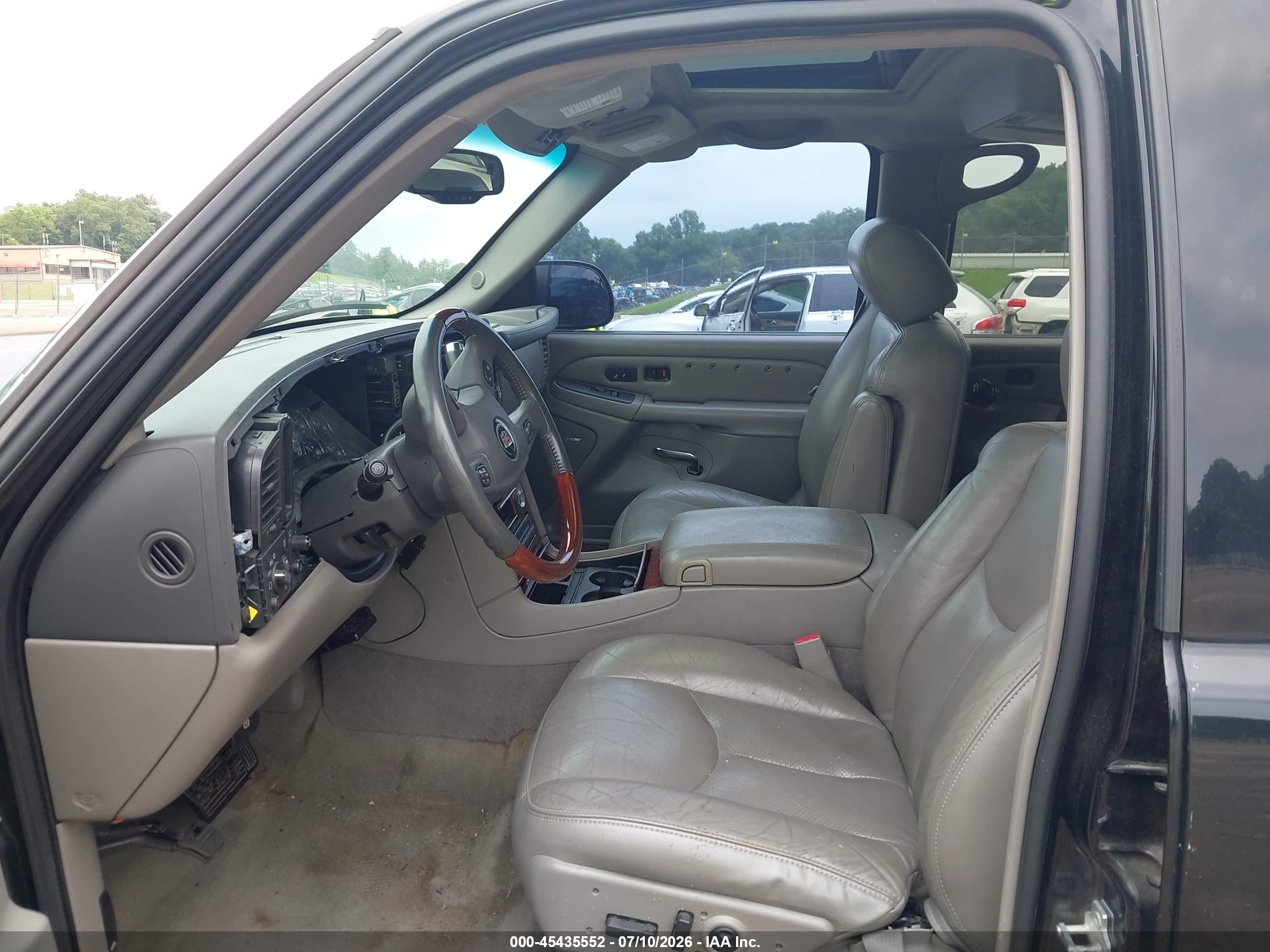 2005 Cadillac Escalade Esv Standard Черный vin: 3GYFK66N05G103667