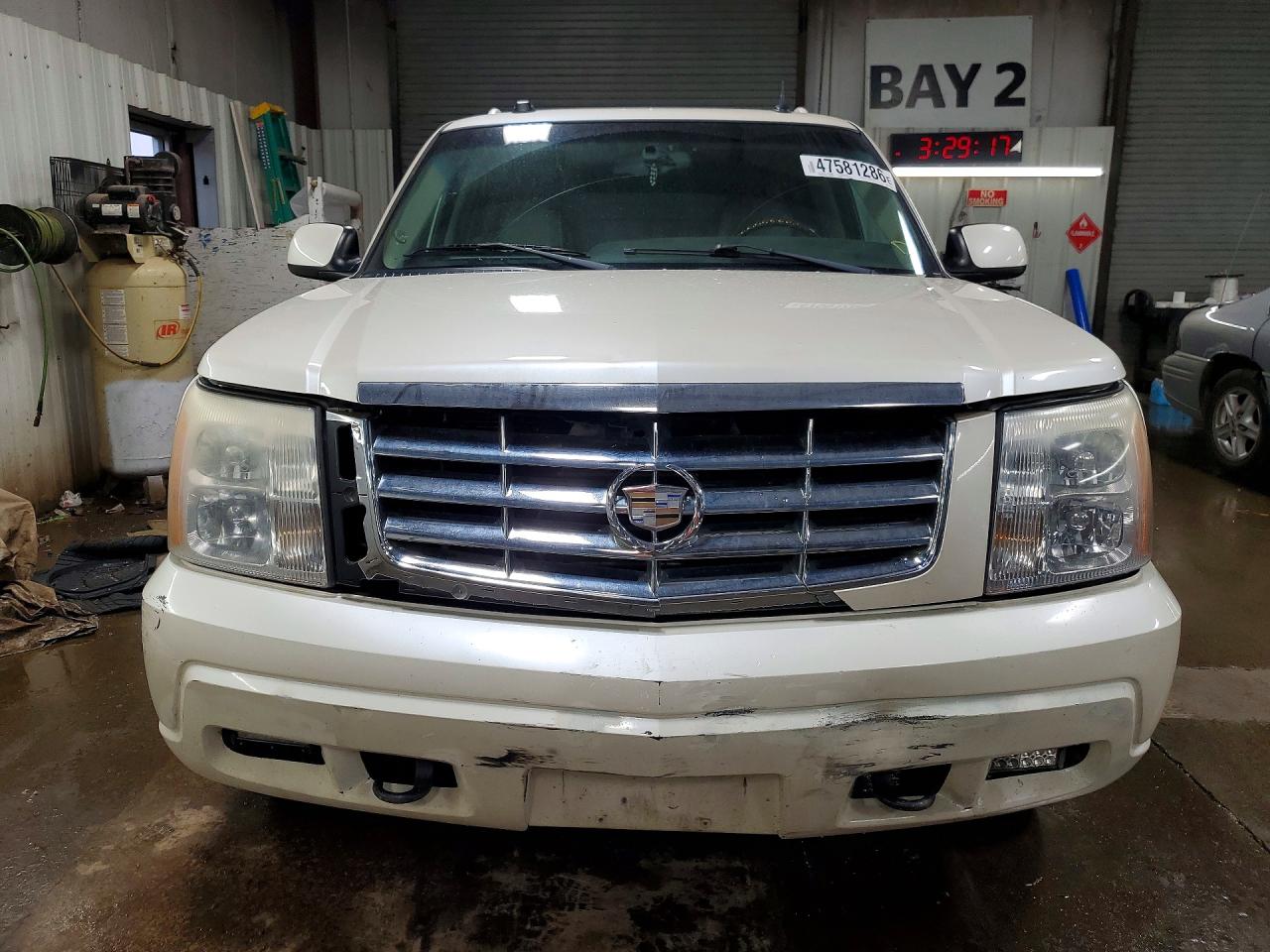 2005 Cadillac Escalade Esv White vin: 3GYFK66N05G214736