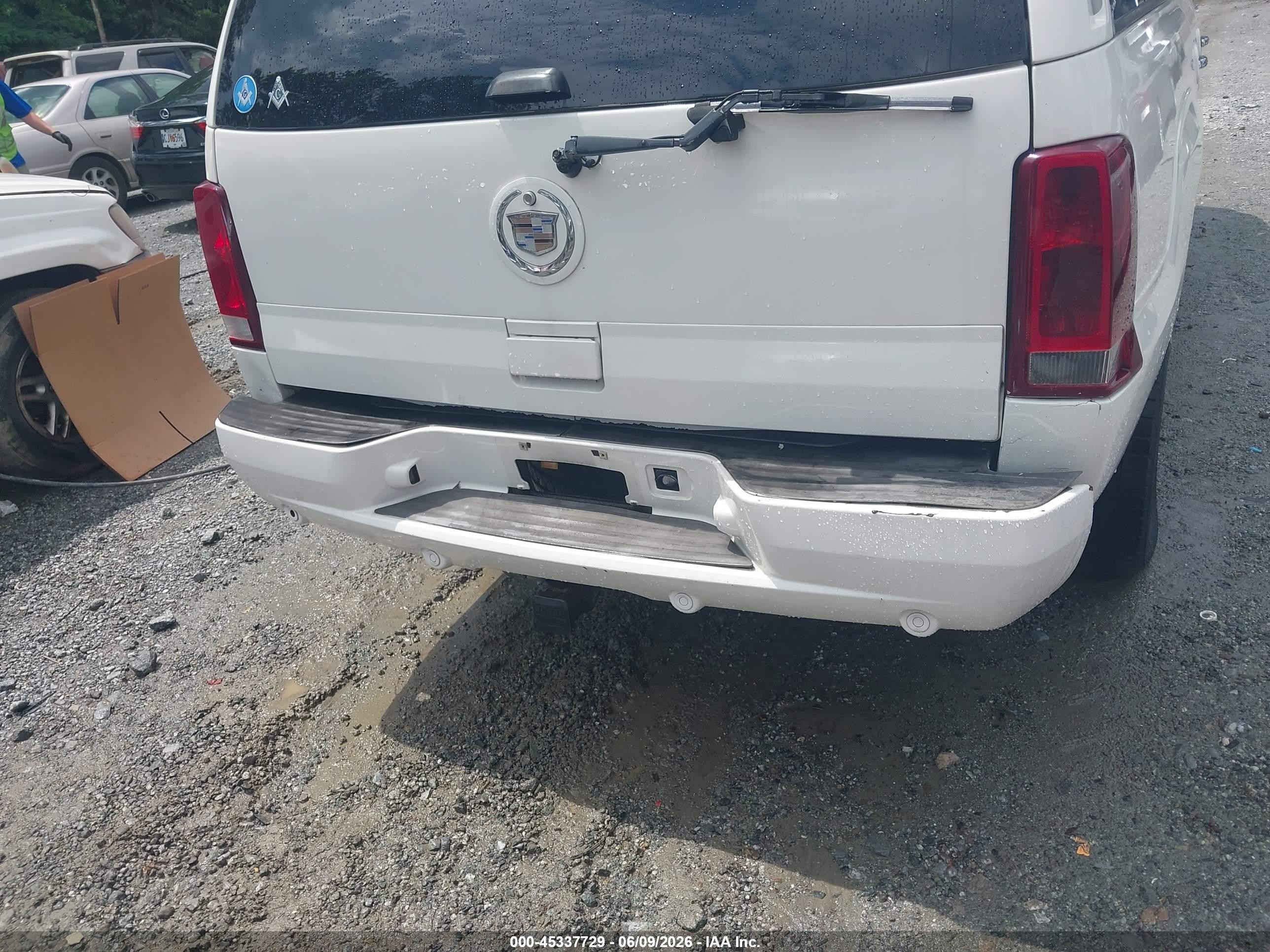 2005 Cadillac Escalade Esv Platinum Edition White vin: 3GYFK66N05G244755