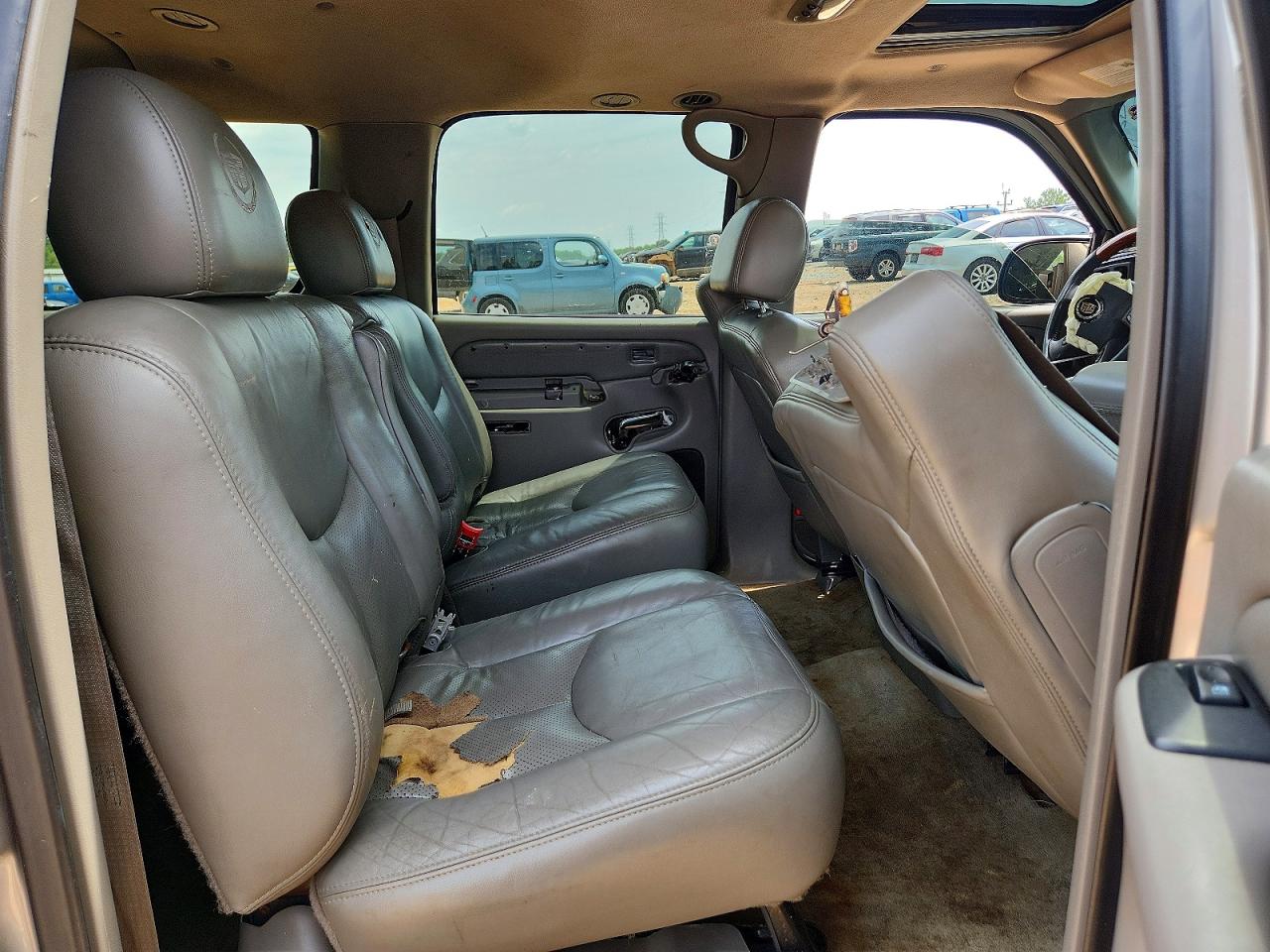 2004 Cadillac Escalade Esv Gold vin: 3GYFK66N14G213240