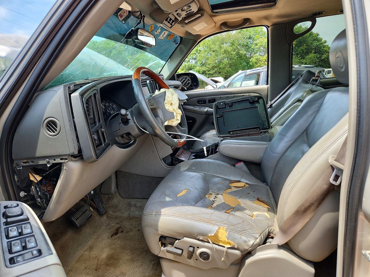 2004 Cadillac Escalade Esv Gold vin: 3GYFK66N14G213240