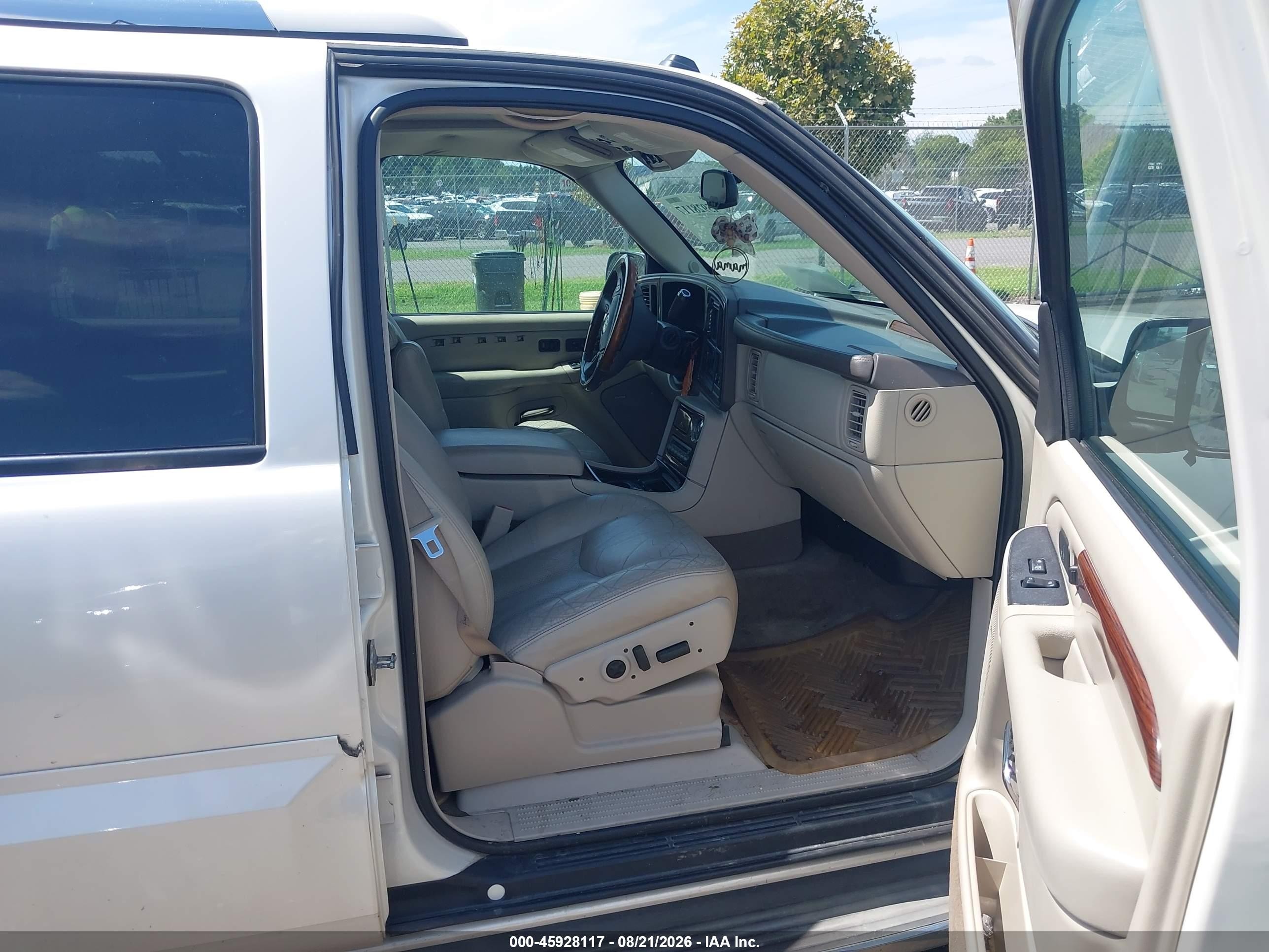 2004 Cadillac Escalade Esv Standard Белый vin: 3GYFK66N14G318618