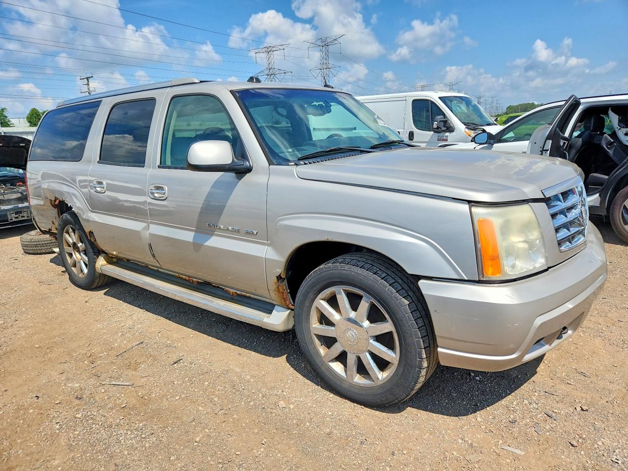 2005 Cadillac Escalade Esv Beige vin: 3GYFK66N25G163868