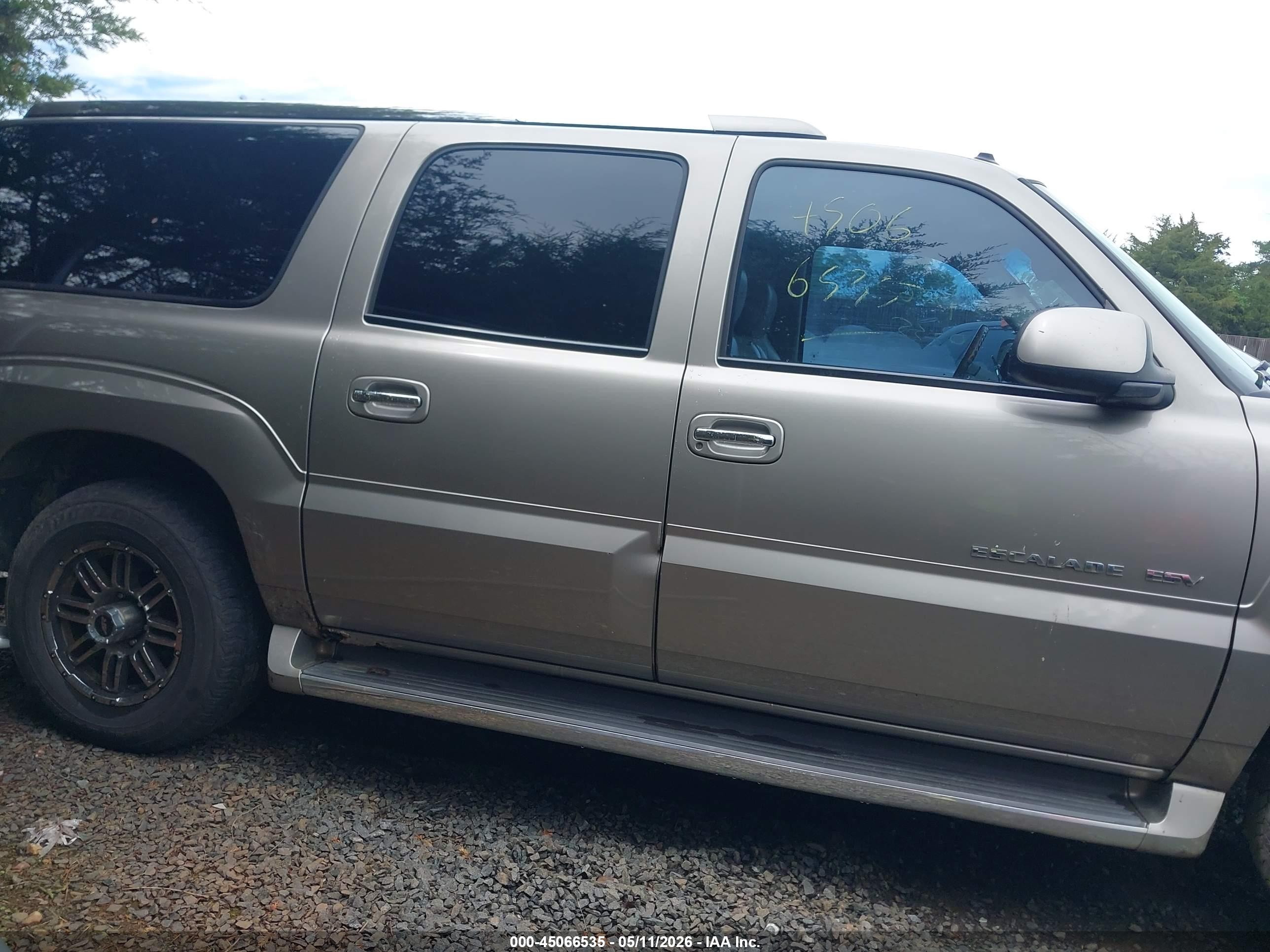 2003 Cadillac Escalade Esv Standard Gold vin: 3GYFK66N33G289993