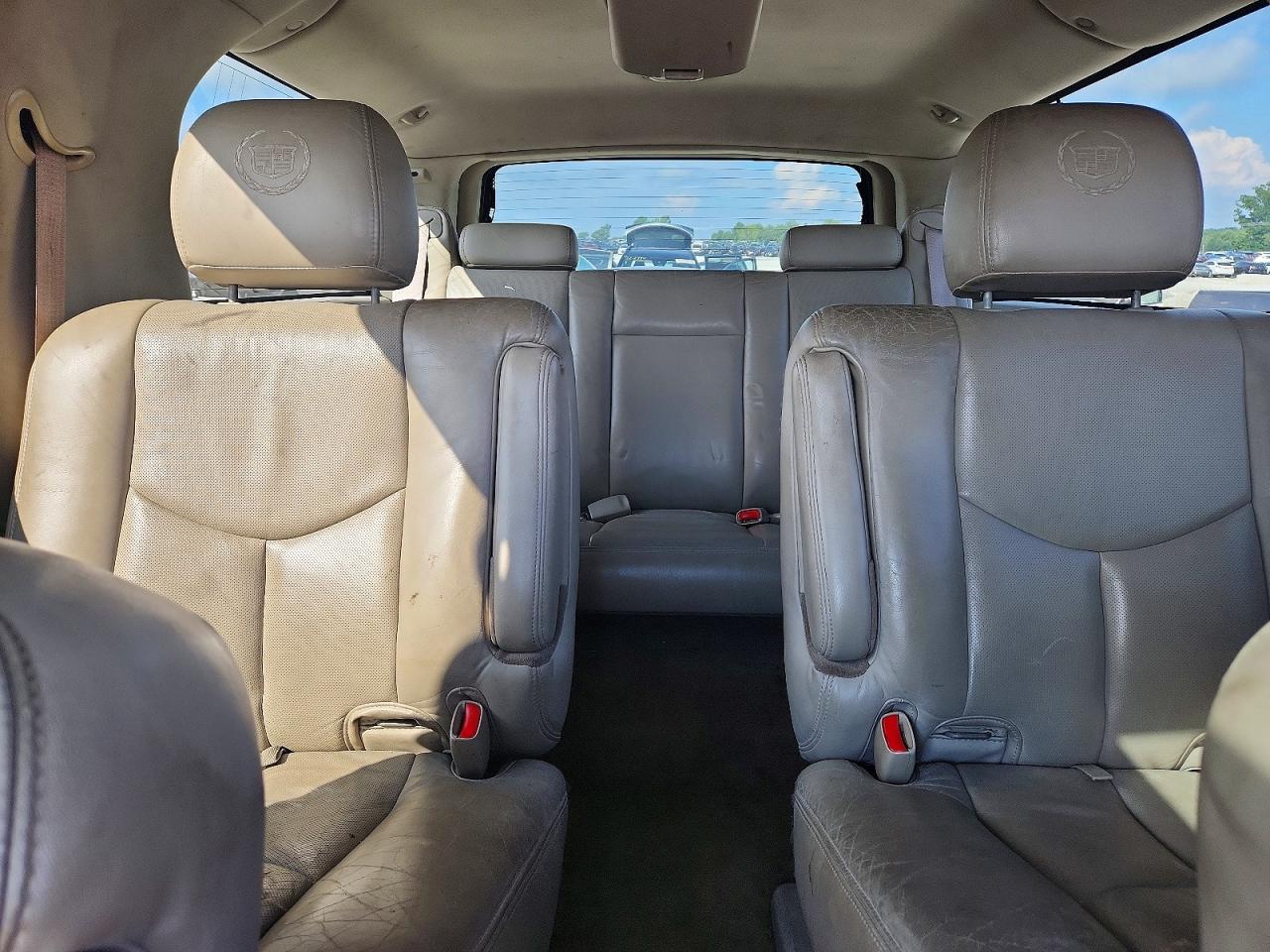 2005 Cadillac Escalade Esv White vin: 3GYFK66N35G144035