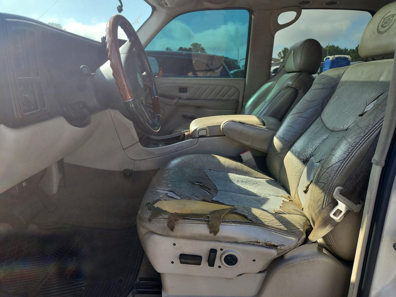 2005 Cadillac Escalade Esv White vin: 3GYFK66N35G144035