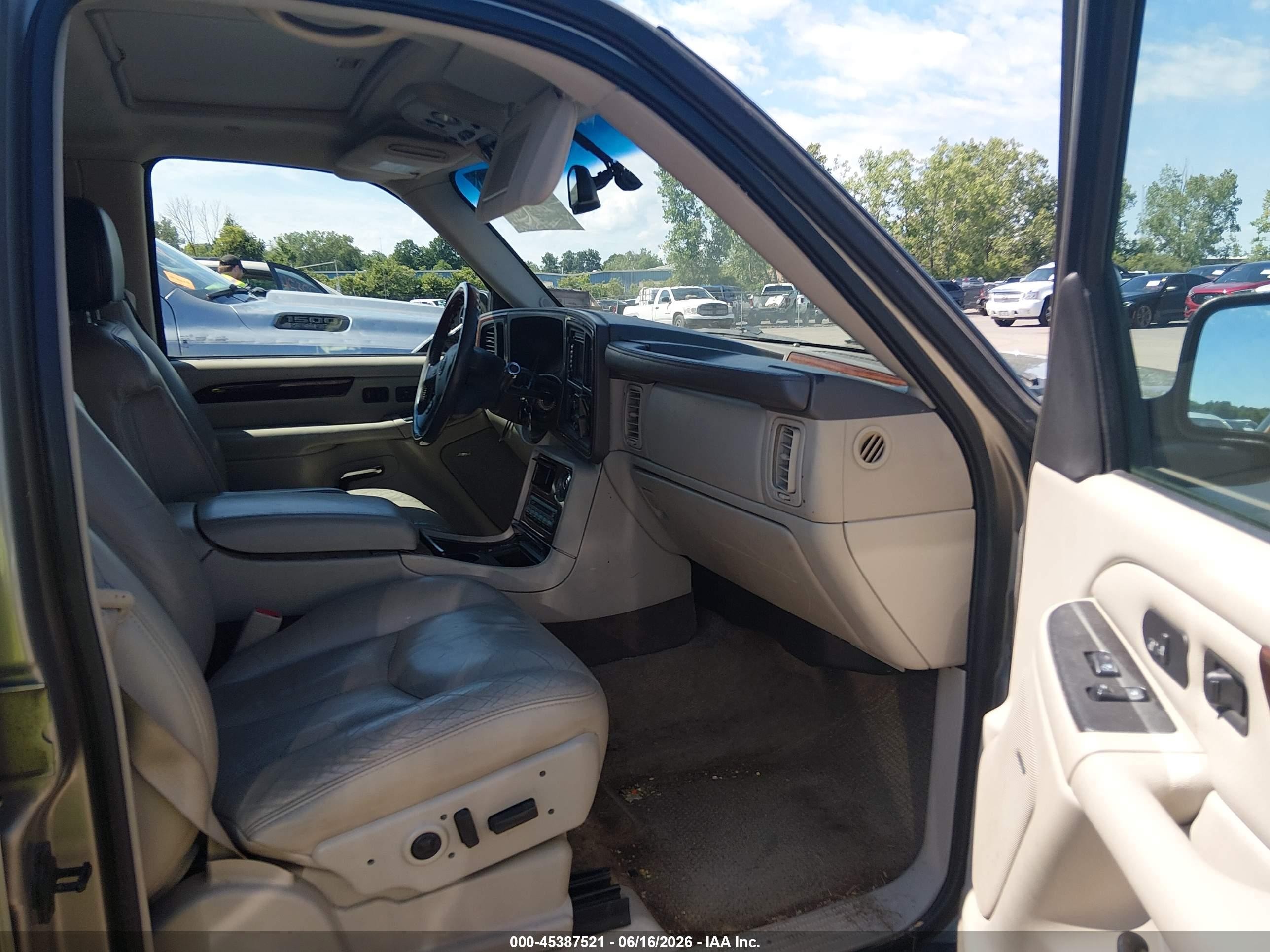 2003 Cadillac Escalade Esv Standard Tan vin: 3GYFK66N43G332933