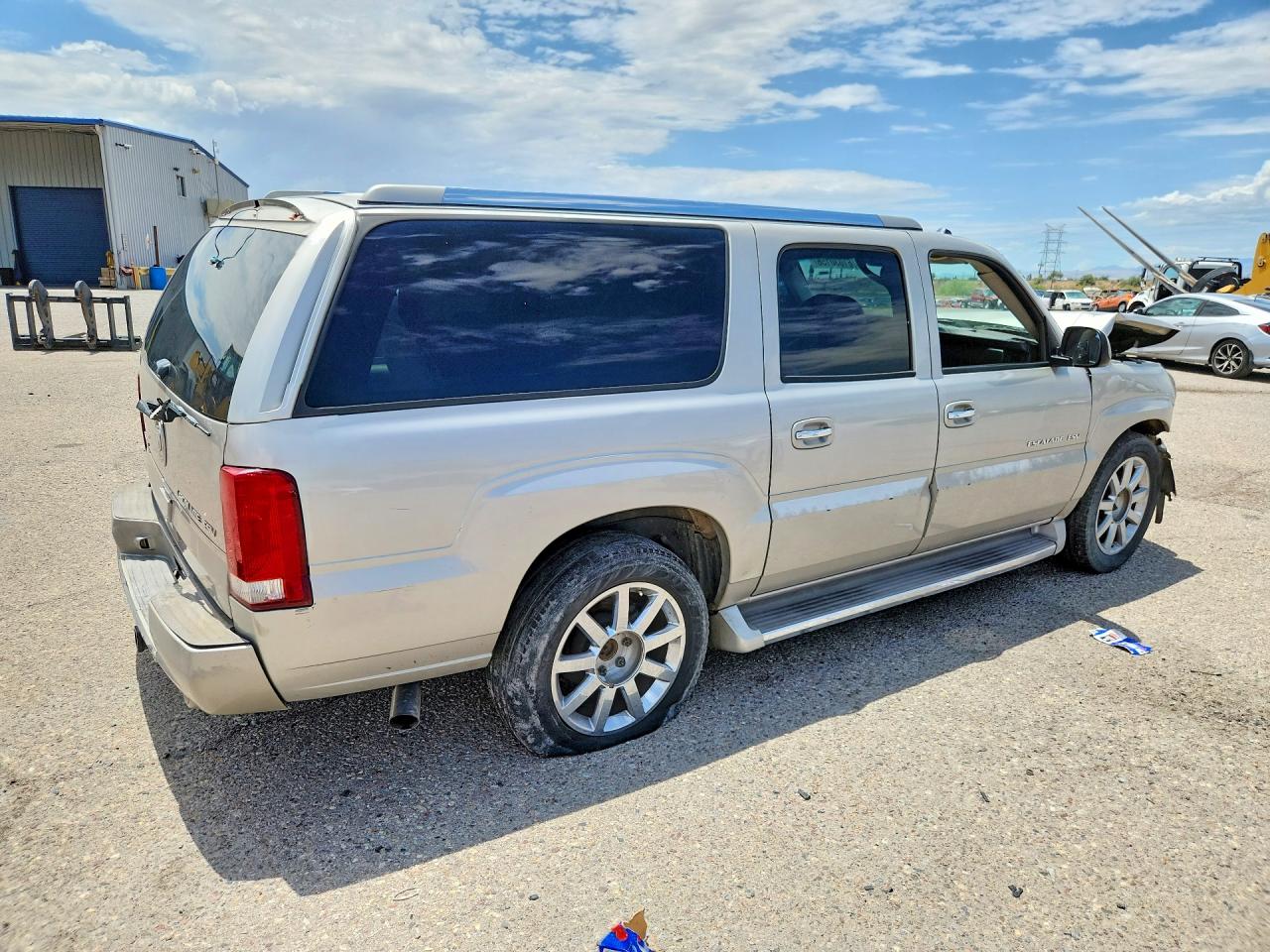 2005 Cadillac Uk Silver vin: 3GYFK66N45G119192