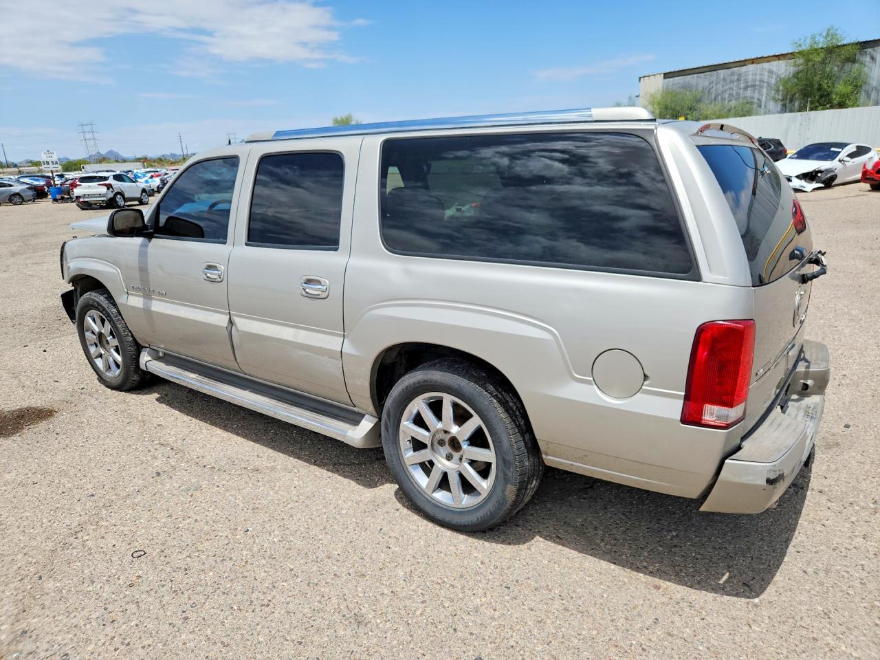 2005 Cadillac Uk Silver vin: 3GYFK66N45G119192