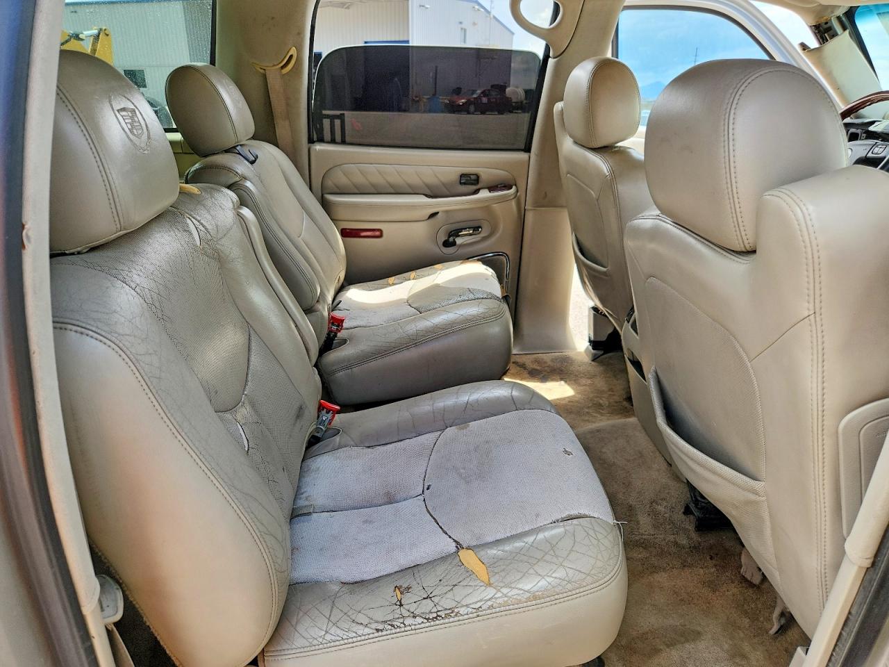 2005 Cadillac Uk Silver vin: 3GYFK66N45G119192
