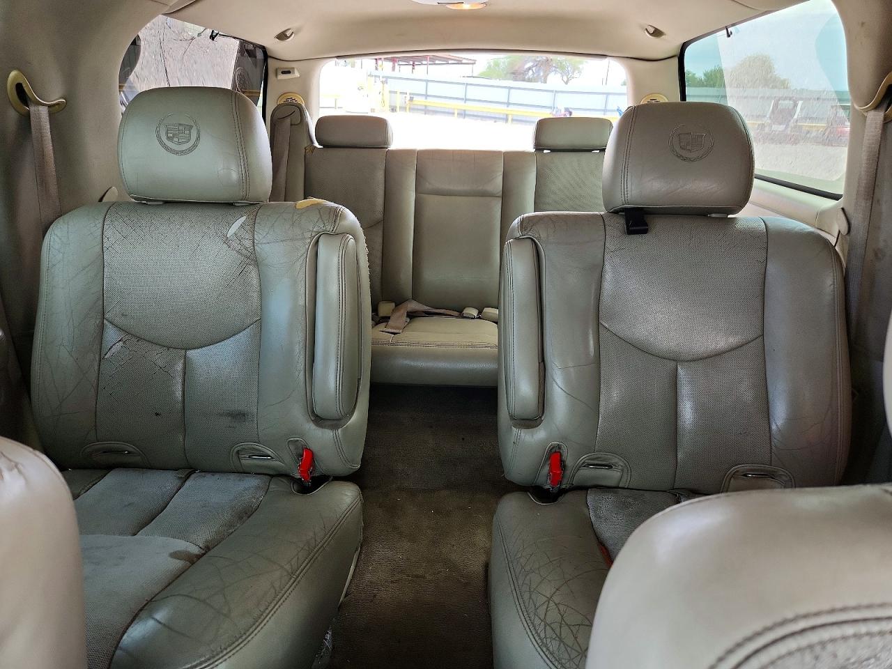 2005 Cadillac Uk Silver vin: 3GYFK66N45G119192