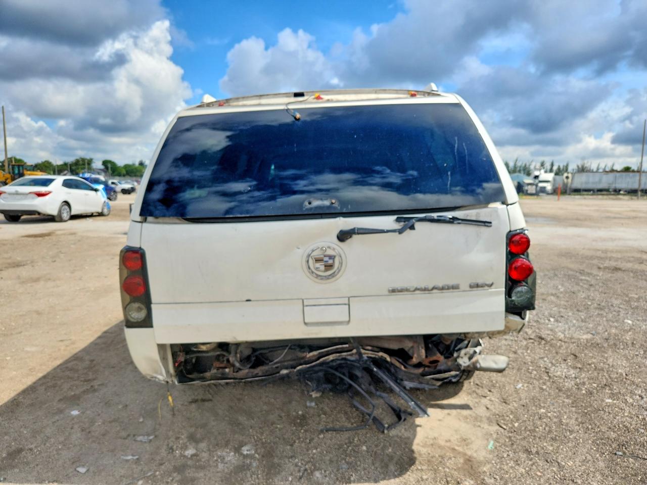 2005 Cadillac Escalade Esv White vin: 3GYFK66N45G204498