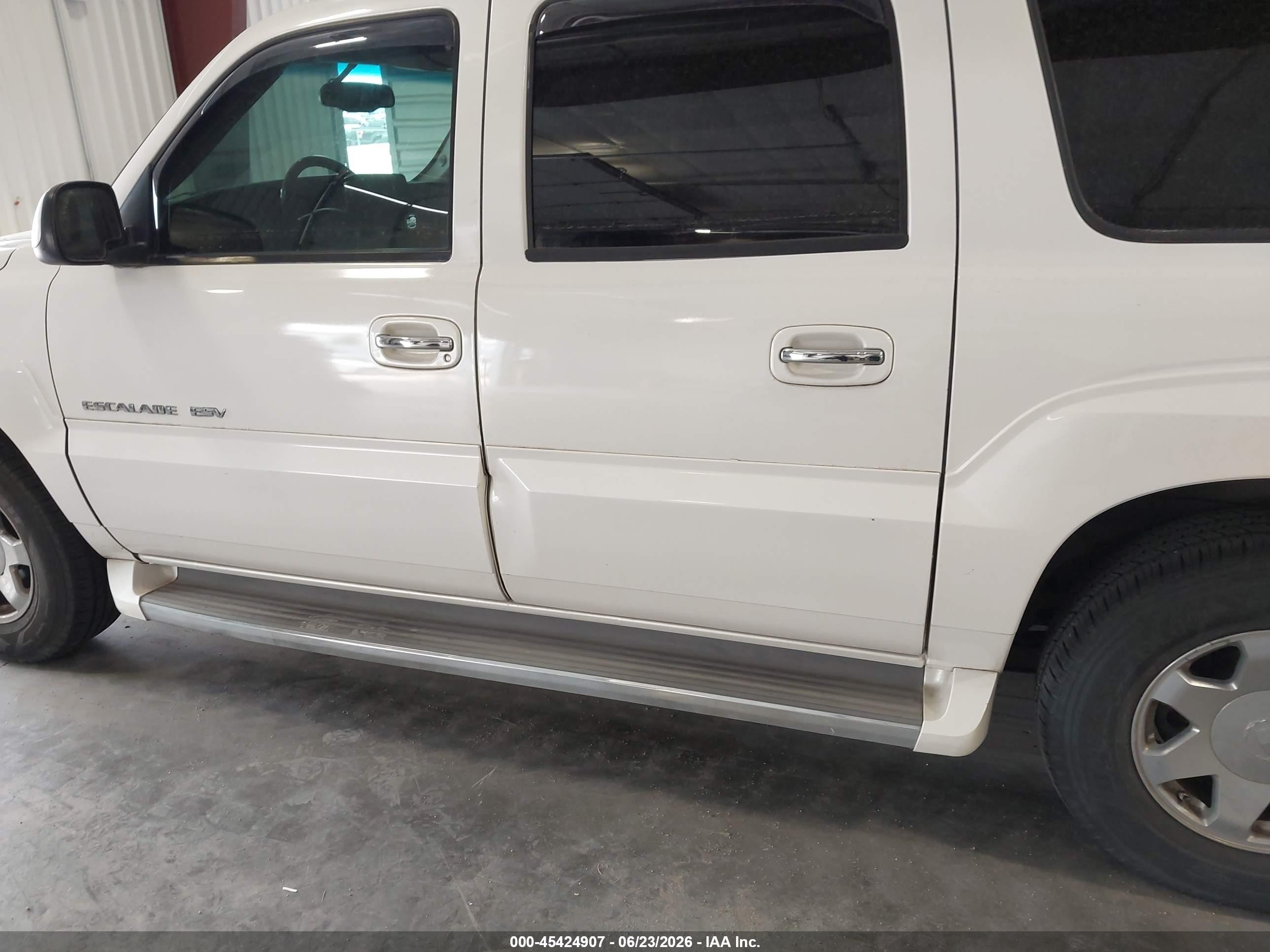 2005 Cadillac Escalade Esv Standard Белый vin: 3GYFK66N45G240112