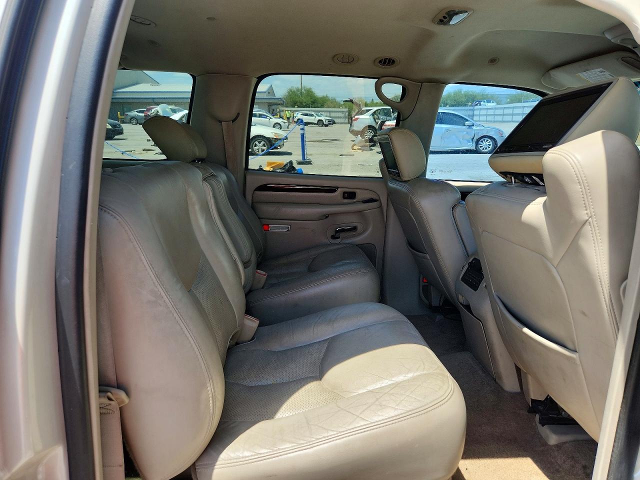 2003 Cadillac Escalade Esv White vin: 3GYFK66N53G317972