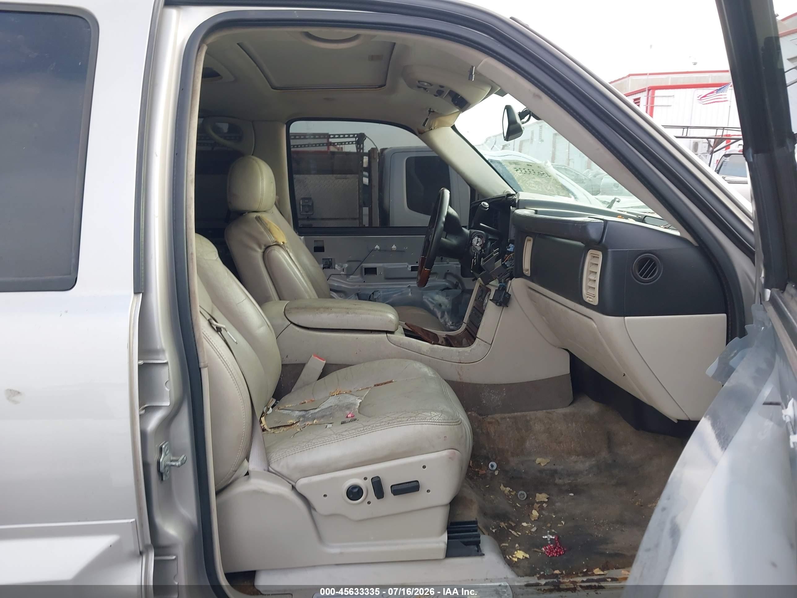 2005 Cadillac Escalade Esv Platinum Edition Champagne vin: 3GYFK66N75G215284