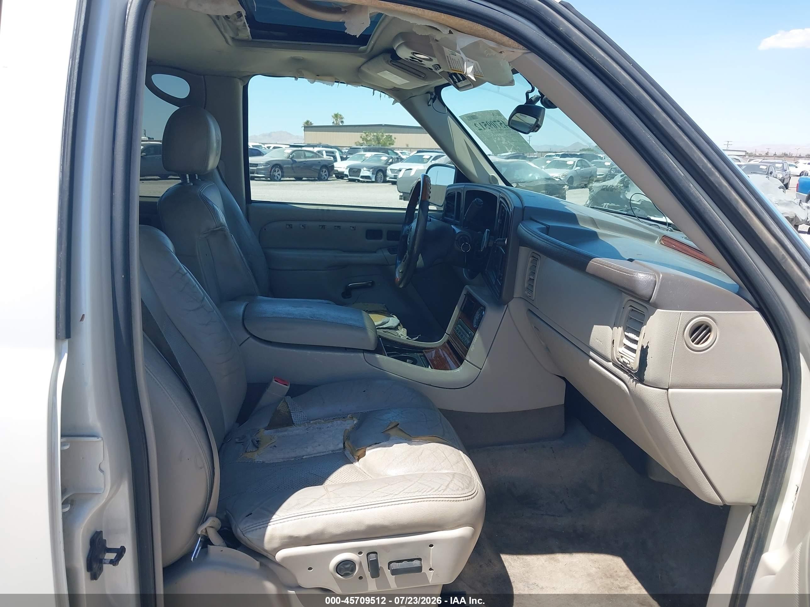 2004 Cadillac Escalade Esv Standard White vin: 3GYFK66N84G152971