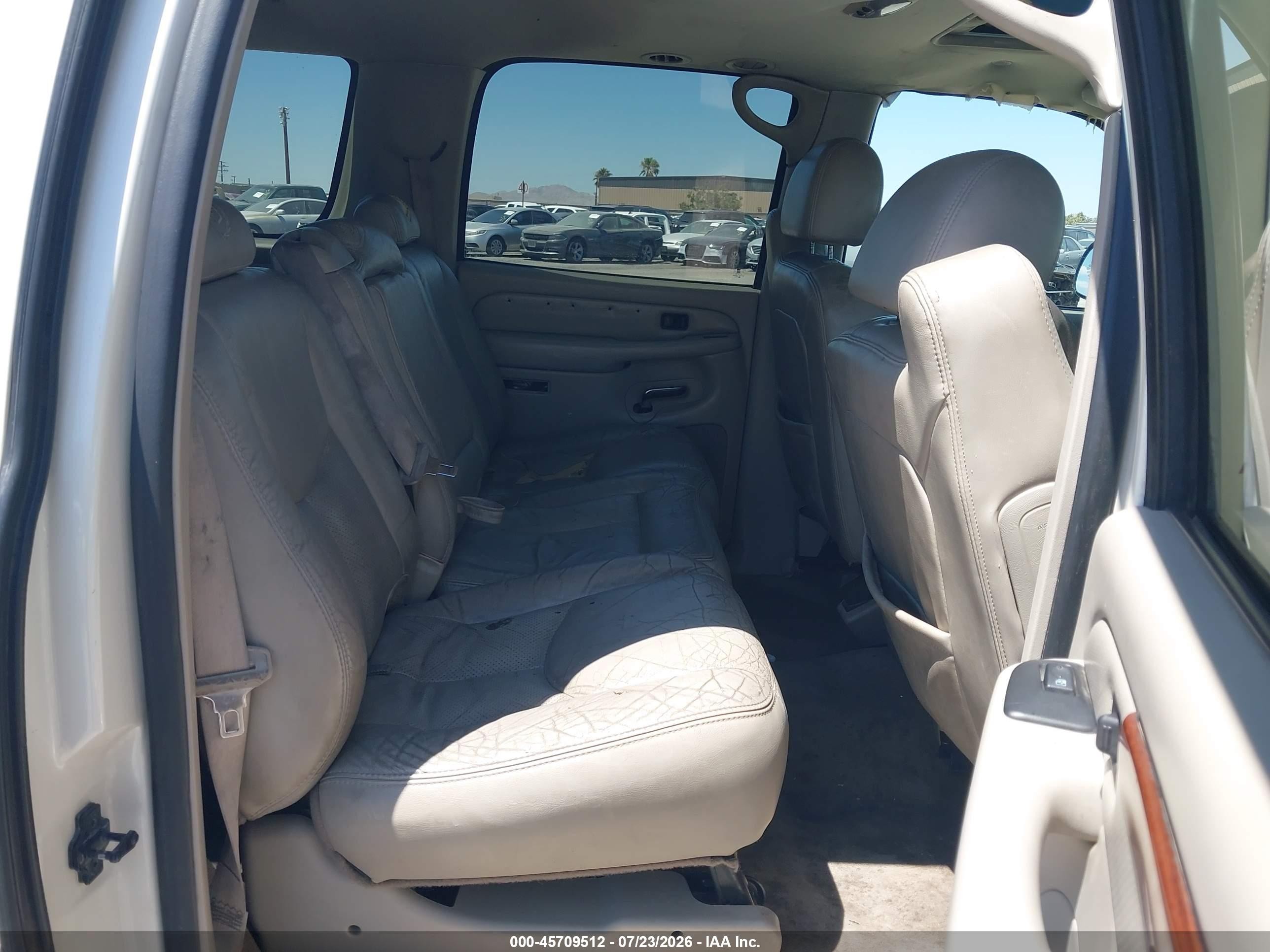 2004 Cadillac Escalade Esv Standard White vin: 3GYFK66N84G152971