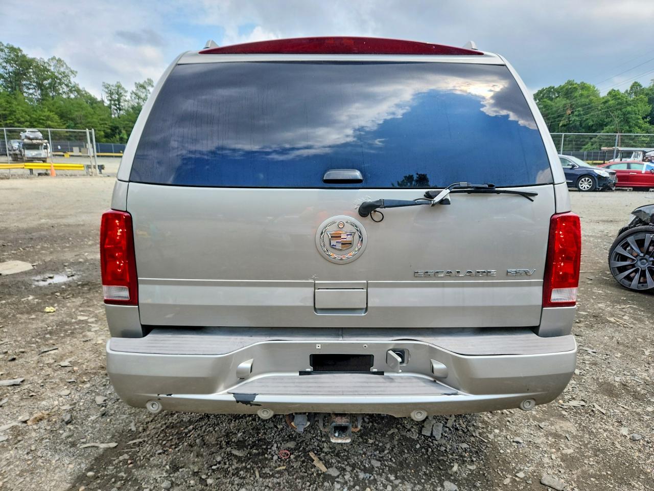 2005 Cadillac Escalade Esv Beige vin: 3GYFK66N85G197278