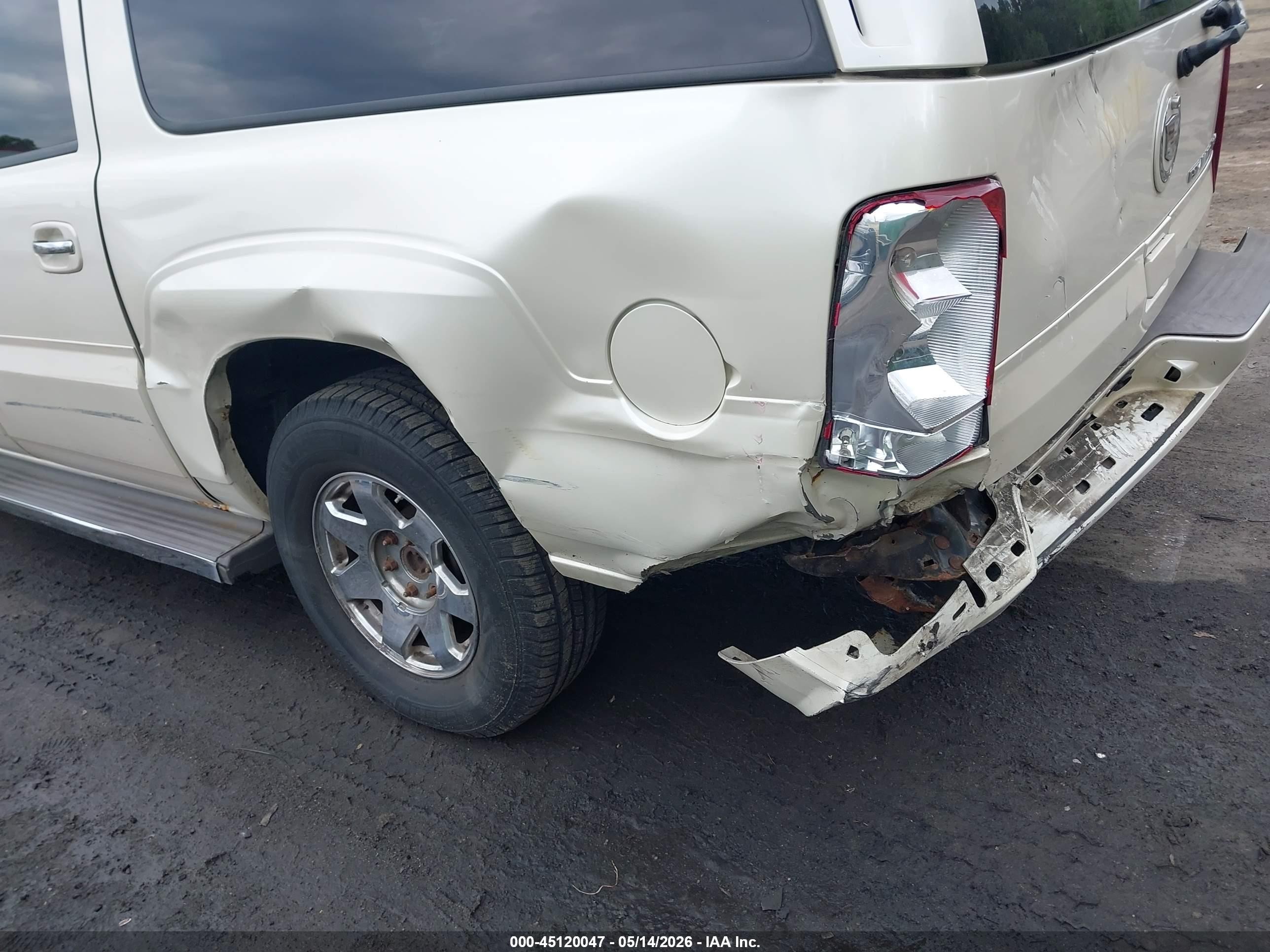 2005 Cadillac Escalade Esv Standard White vin: 3GYFK66N85G260184