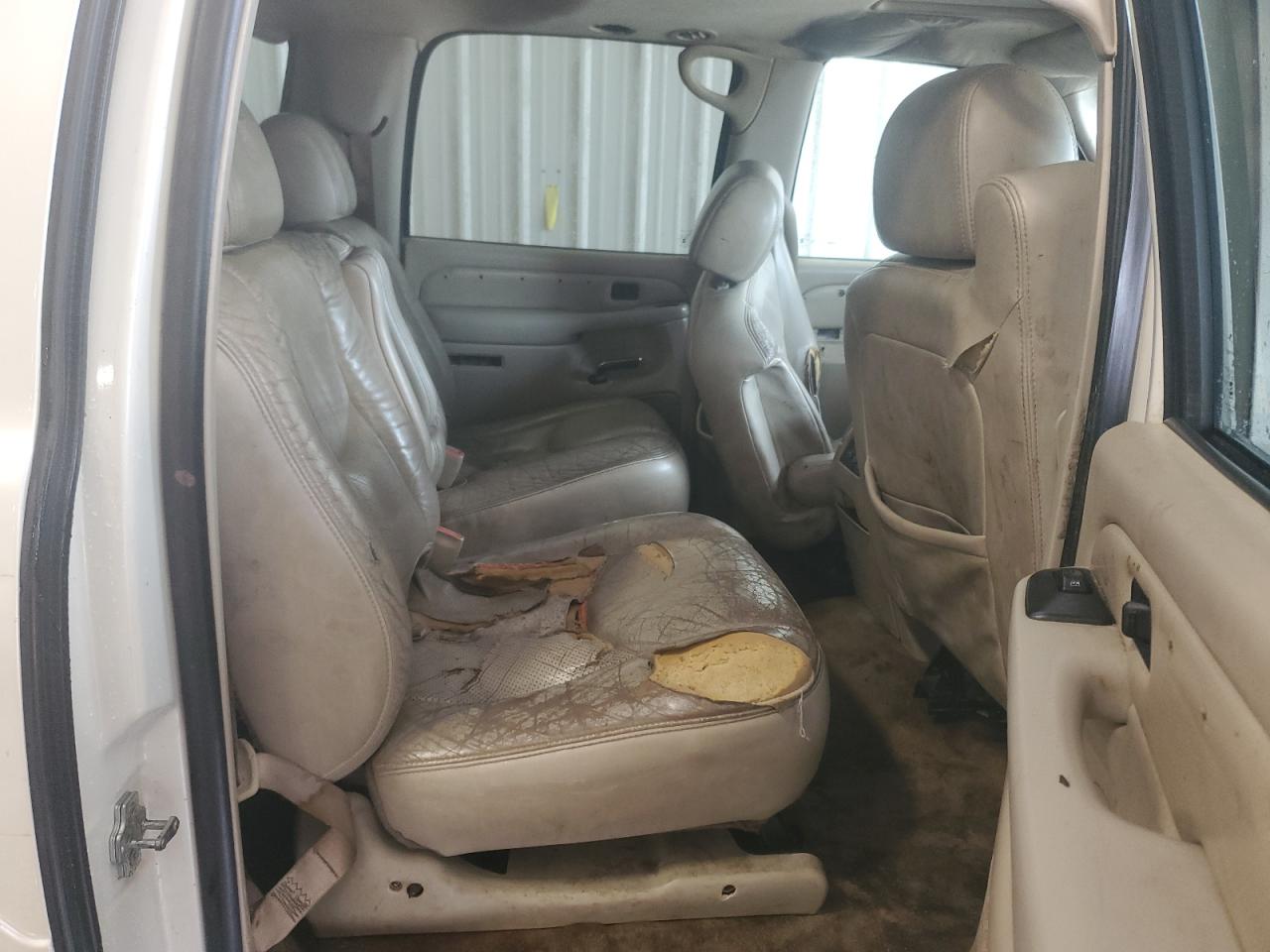 2006 Cadillac Escalade Esv Cream vin: 3GYFK66N96G199462 Damage: Headlining, Peeling, > 12 Inches