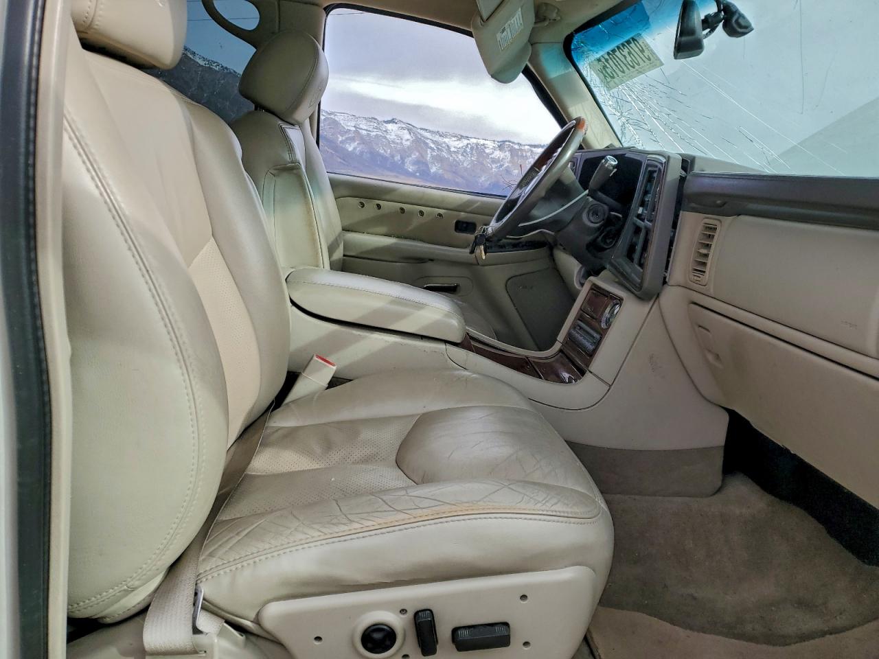 2005 Cadillac Escalade Esv White vin: 3GYFK66NX5G288522