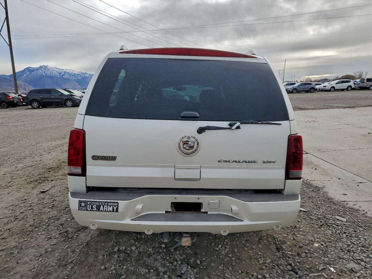 2005 Cadillac Escalade Esv White vin: 3GYFK66NX5G288522