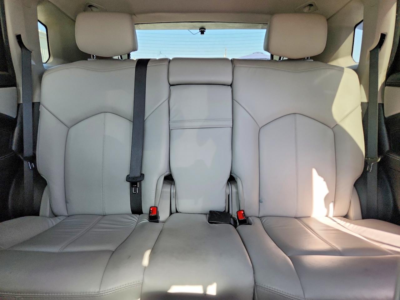 2015 Cadillac Srx Silver vin: 3GYFNAE30FS595335