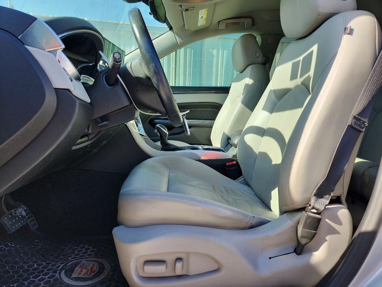 2015 Cadillac Srx Silver vin: 3GYFNAE30FS595335